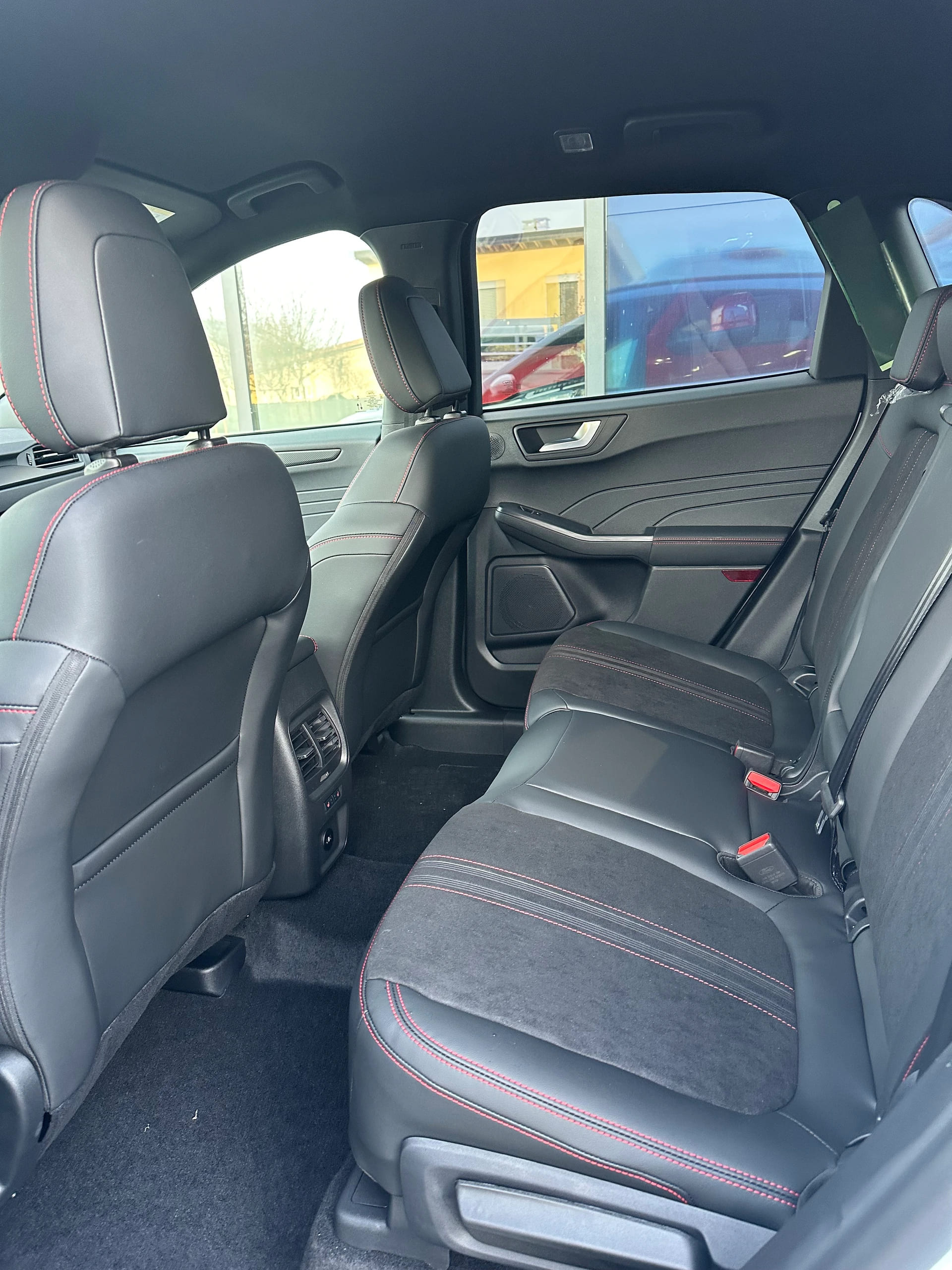 FORD Kuga 2.5 Hybrid ST-Line X 4x4 FHEV-image-9
