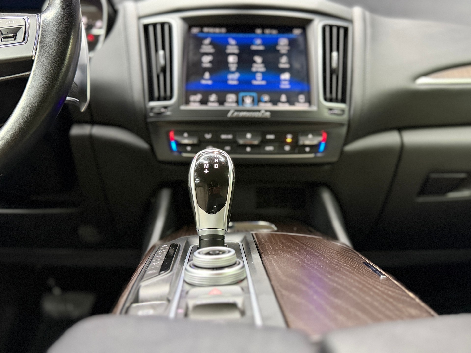 MASERATI Levante S 3.0 V6 Automatica-image-12