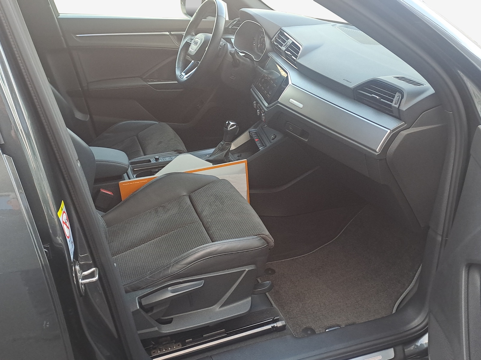 AUDI Q3 Sportback 45 TFSI e S line Attraction S-tronic-image-14