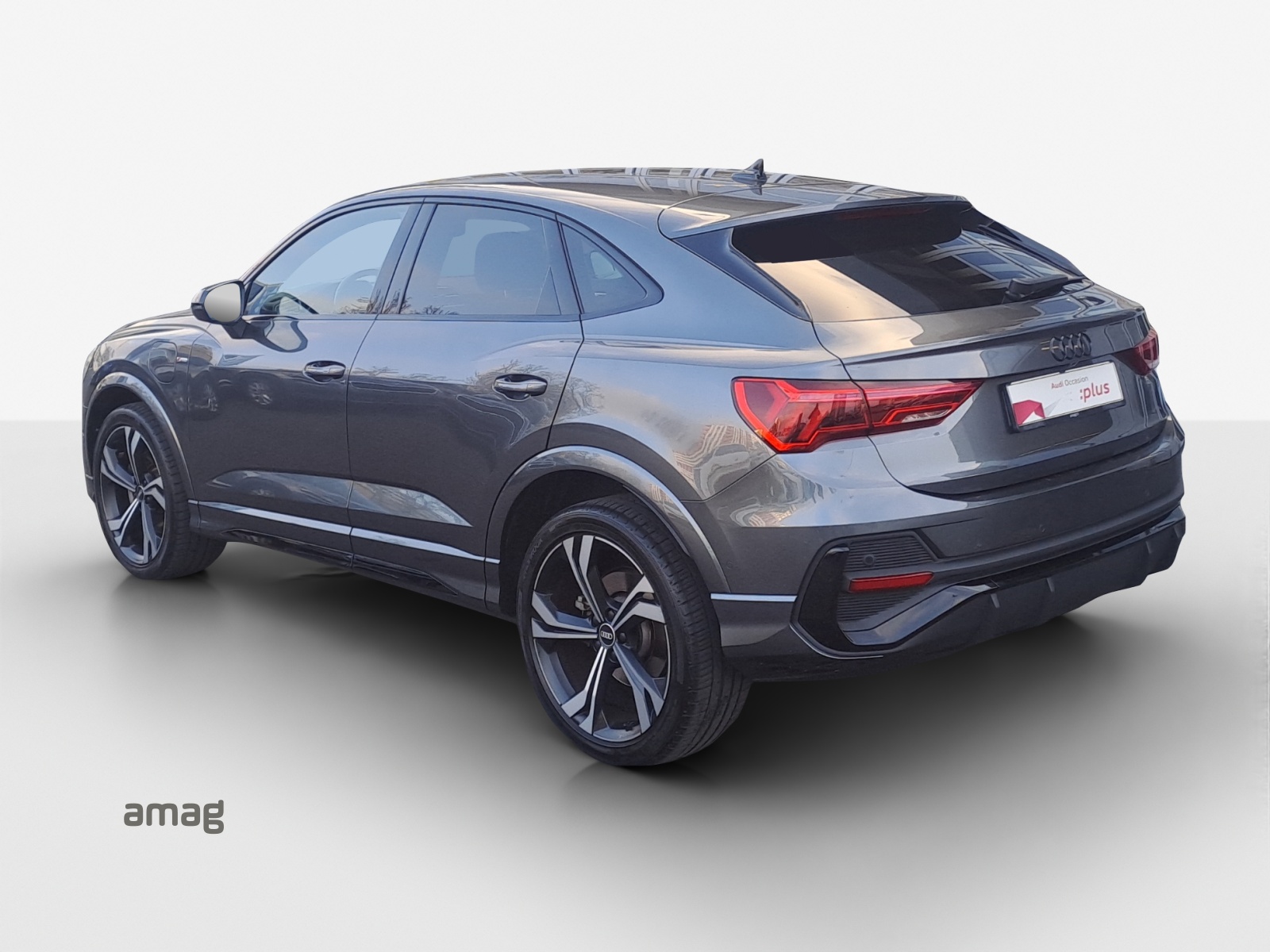 AUDI Q3 Sportback 45 TFSI e S line Attraction S-tronic-image-2
