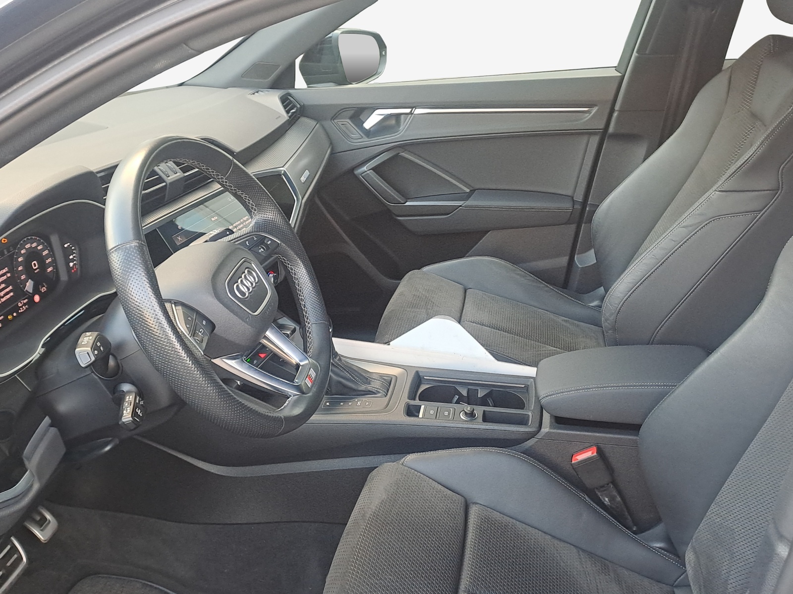 AUDI Q3 Sportback 45 TFSI e S line Attraction S-tronic-image-8