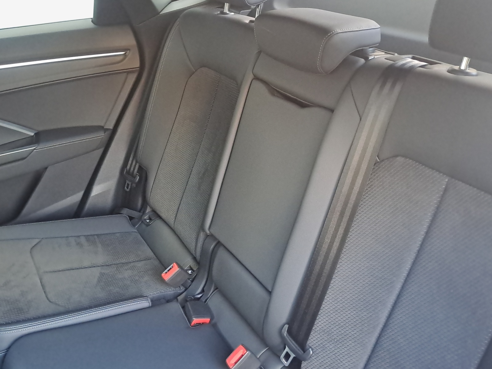 AUDI Q3 Sportback 45 TFSI e S line Attraction S-tronic-image-12