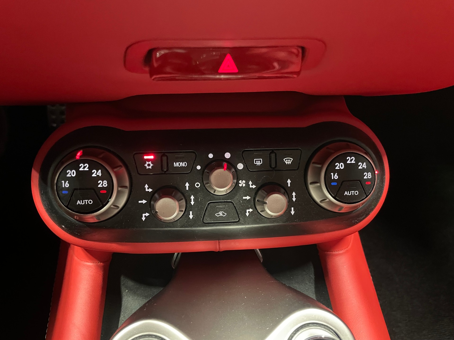 FERRARI California 4.3 V8 (20)-image-14
