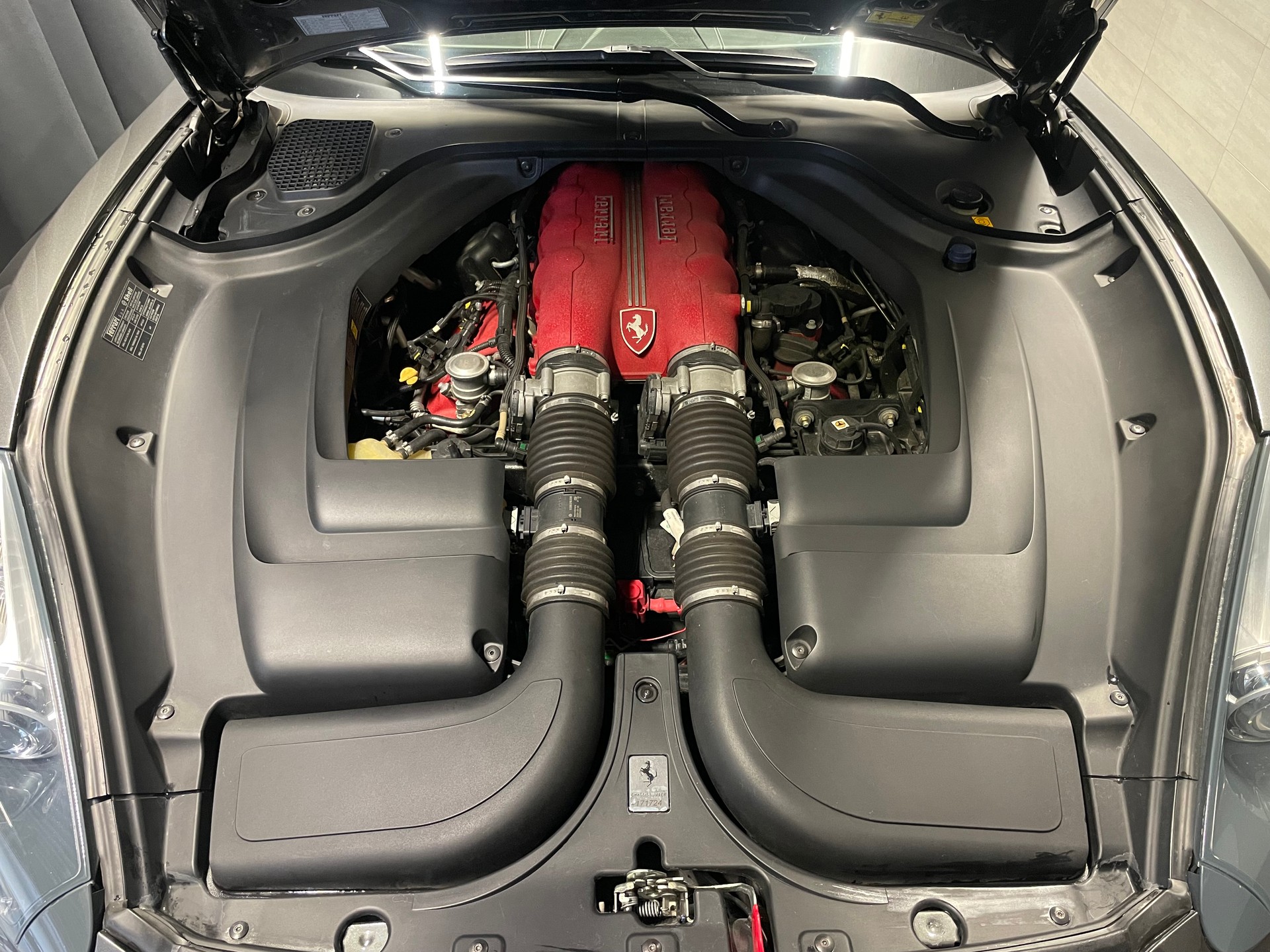 FERRARI California 4.3 V8 (20)-image-16