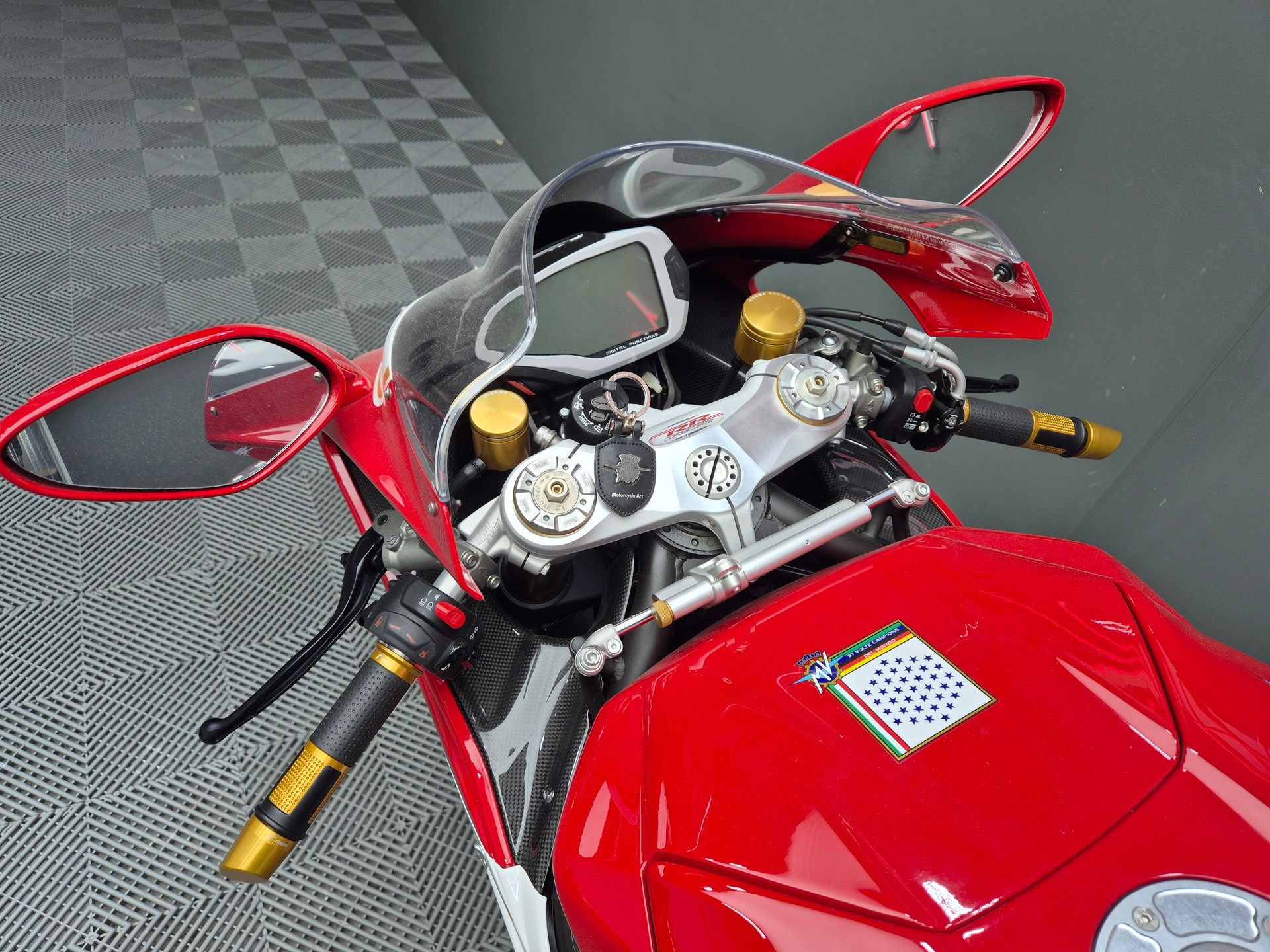 MV AGUSTA F4 1000-image-6