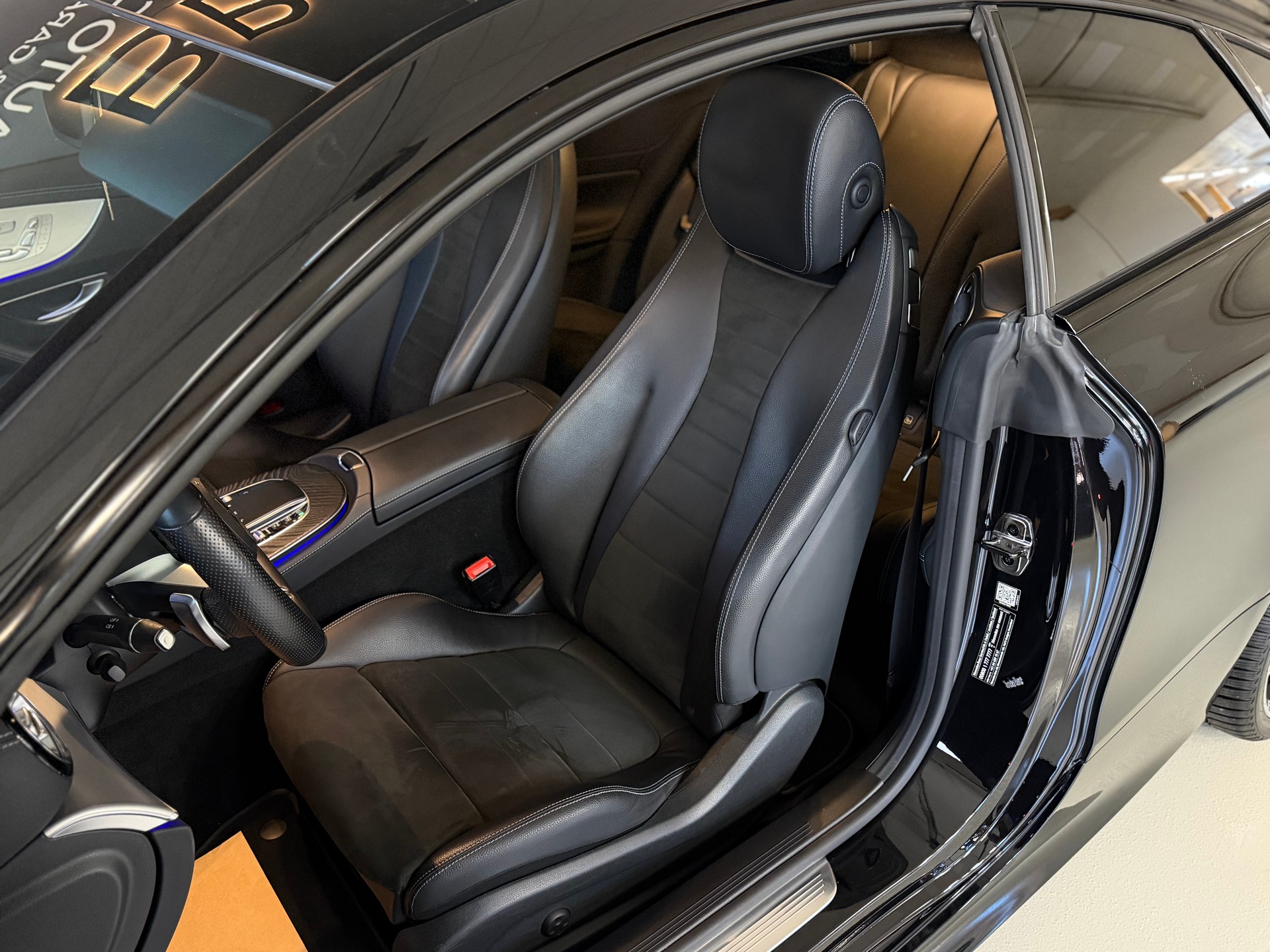 MERCEDES-BENZ E 200 Coupé AMG Line 9G-Tronic-image-9
