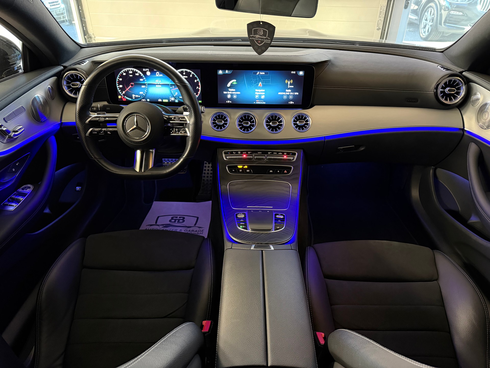 MERCEDES-BENZ E 200 Coupé AMG Line 9G-Tronic-image-12