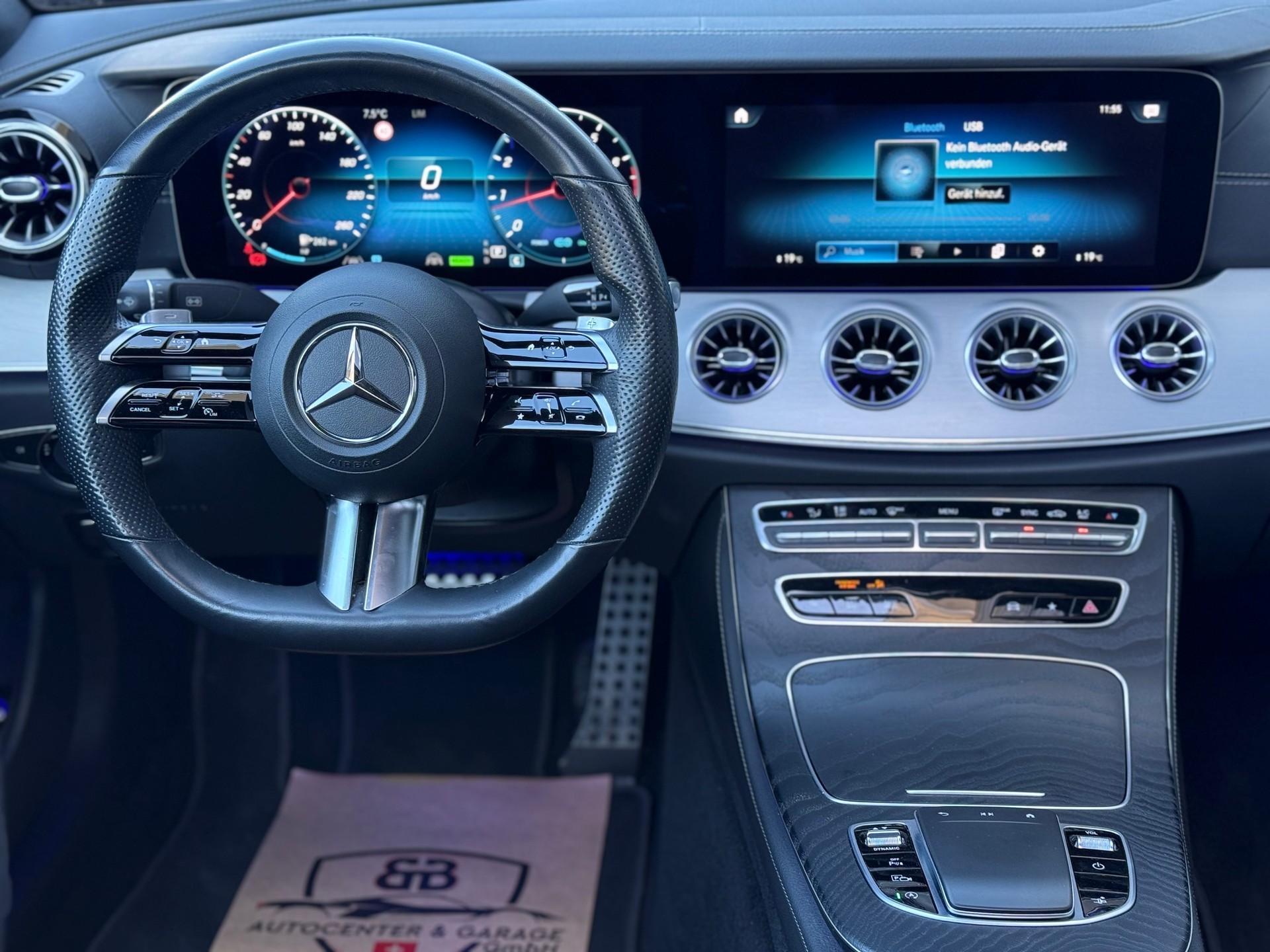 MERCEDES-BENZ E 200 Coupé AMG Line 9G-Tronic-image-17