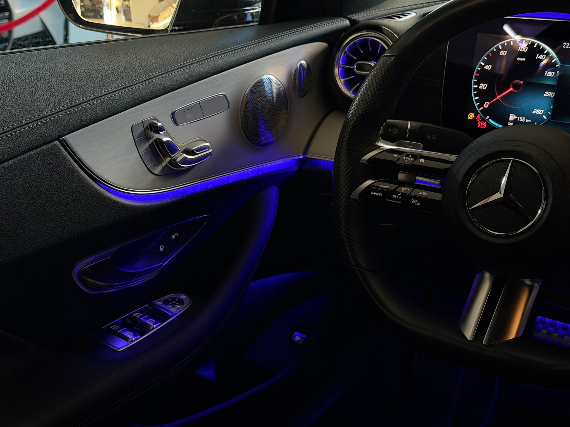 MERCEDES-BENZ E 200 Coupé AMG Line 9G-Tronic-image-16