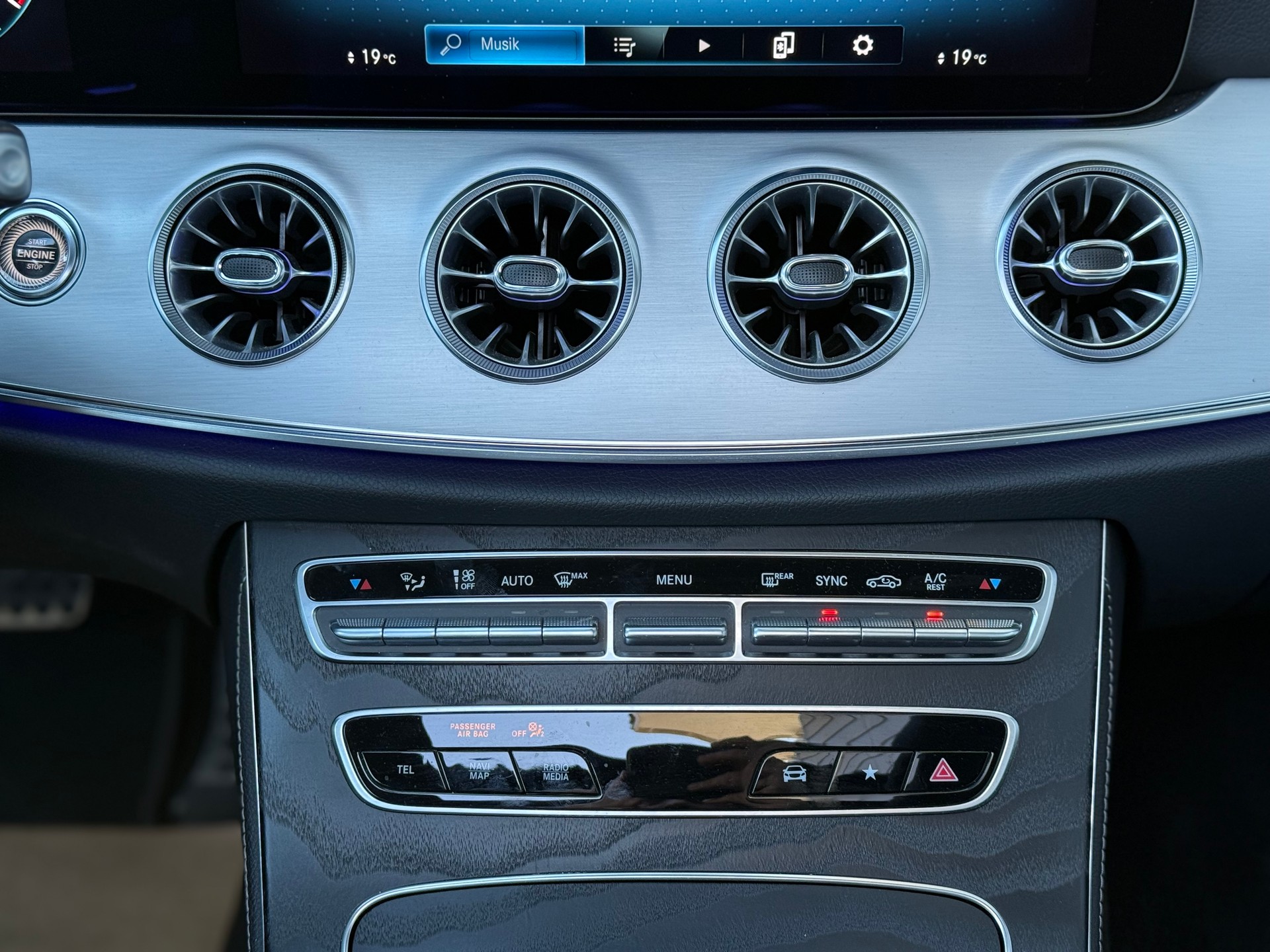 MERCEDES-BENZ E 200 Coupé AMG Line 9G-Tronic-image-20