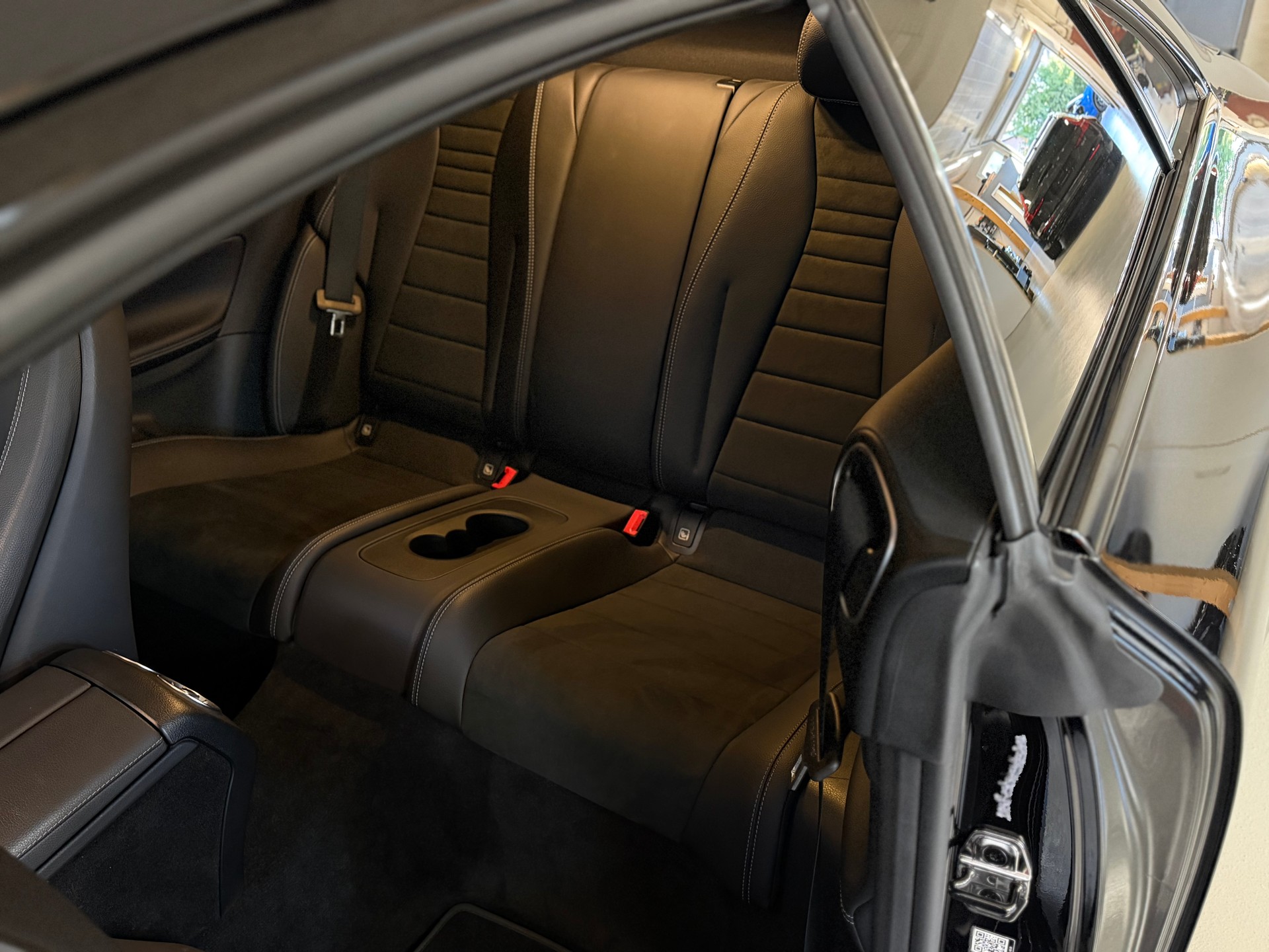 MERCEDES-BENZ E 200 Coupé AMG Line 9G-Tronic-image-11