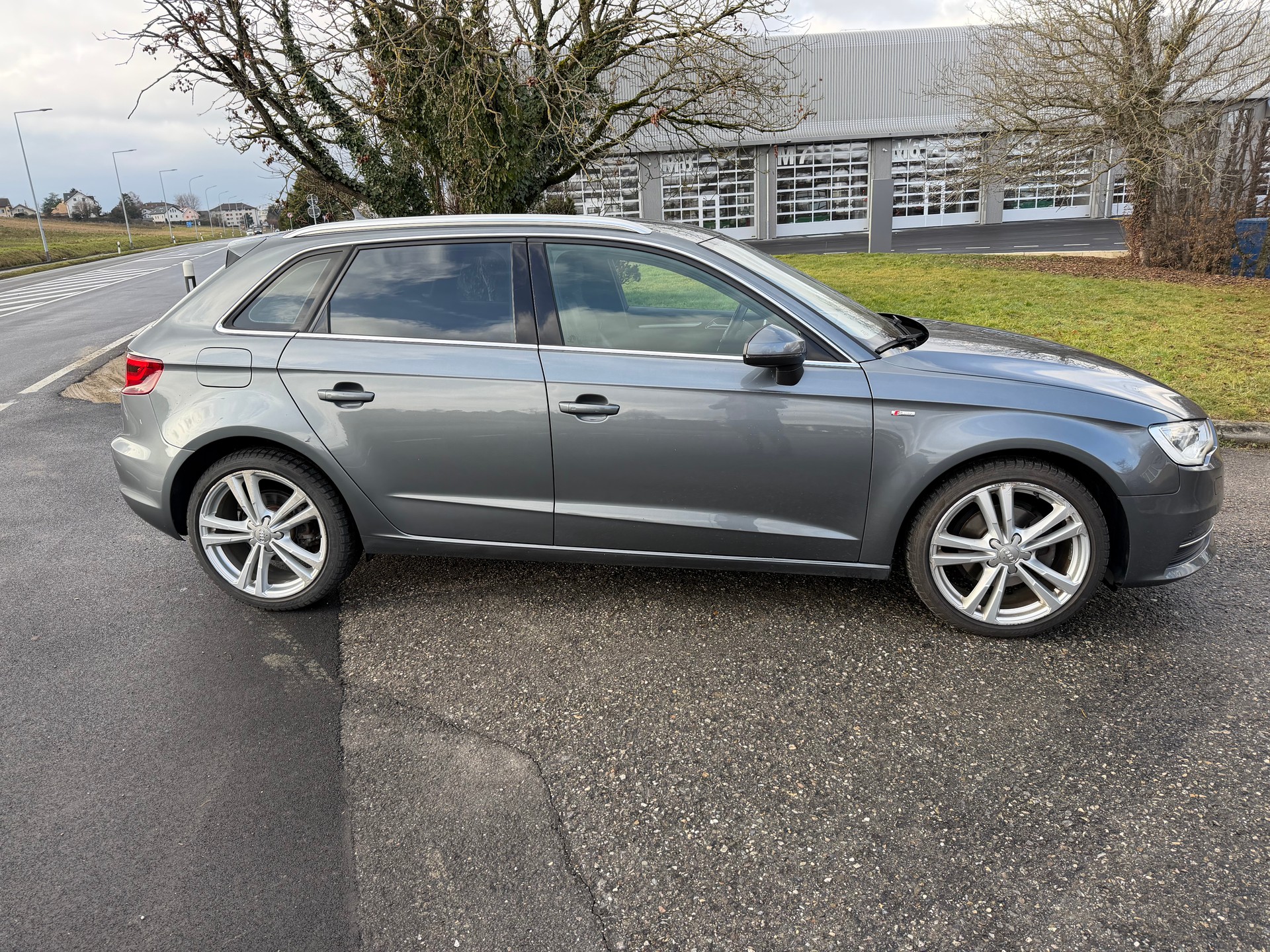 AUDI A3 1.4 TFSI Ambition S-tronic-image-2