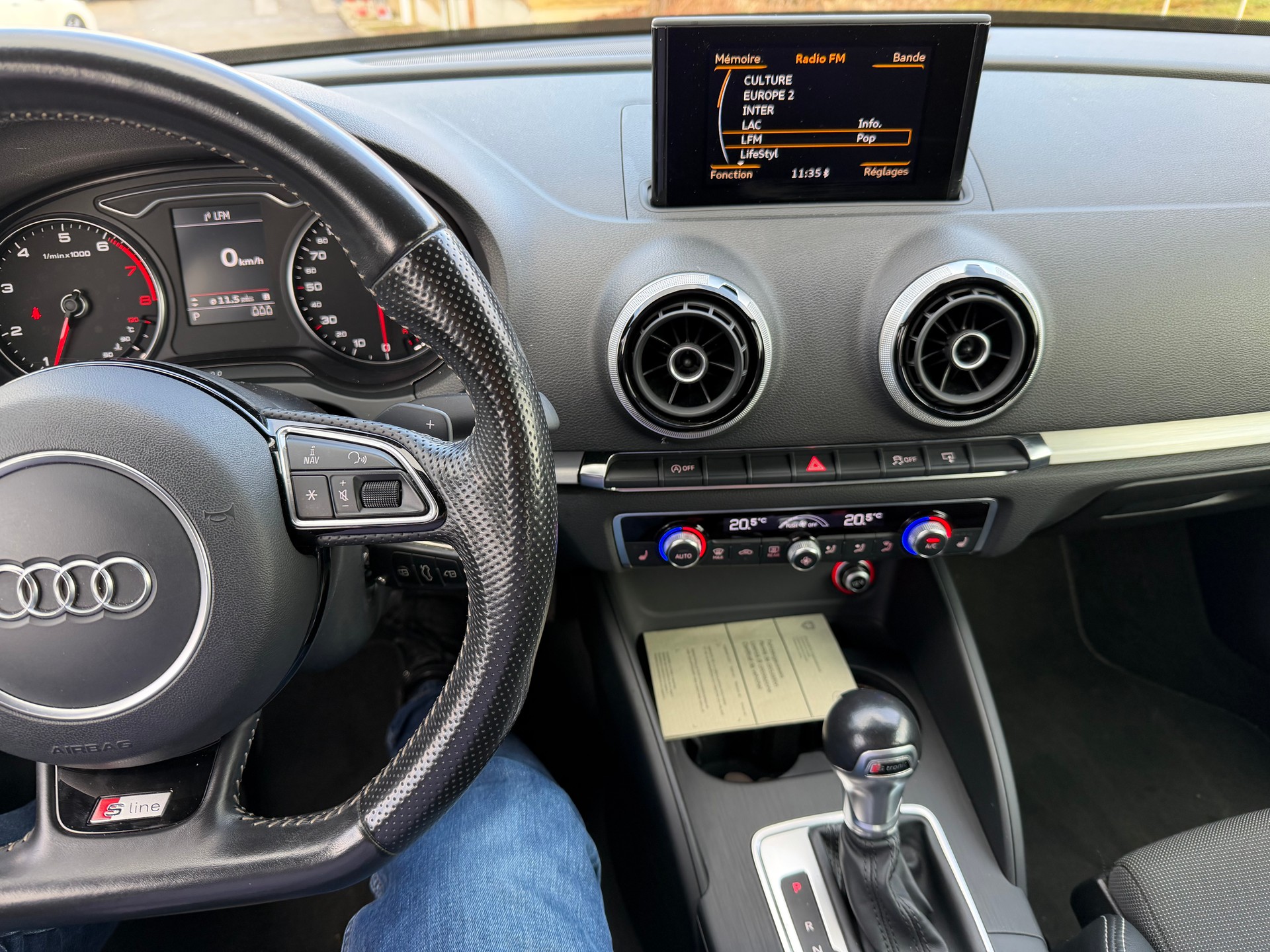 AUDI A3 1.4 TFSI Ambition S-tronic-image-9