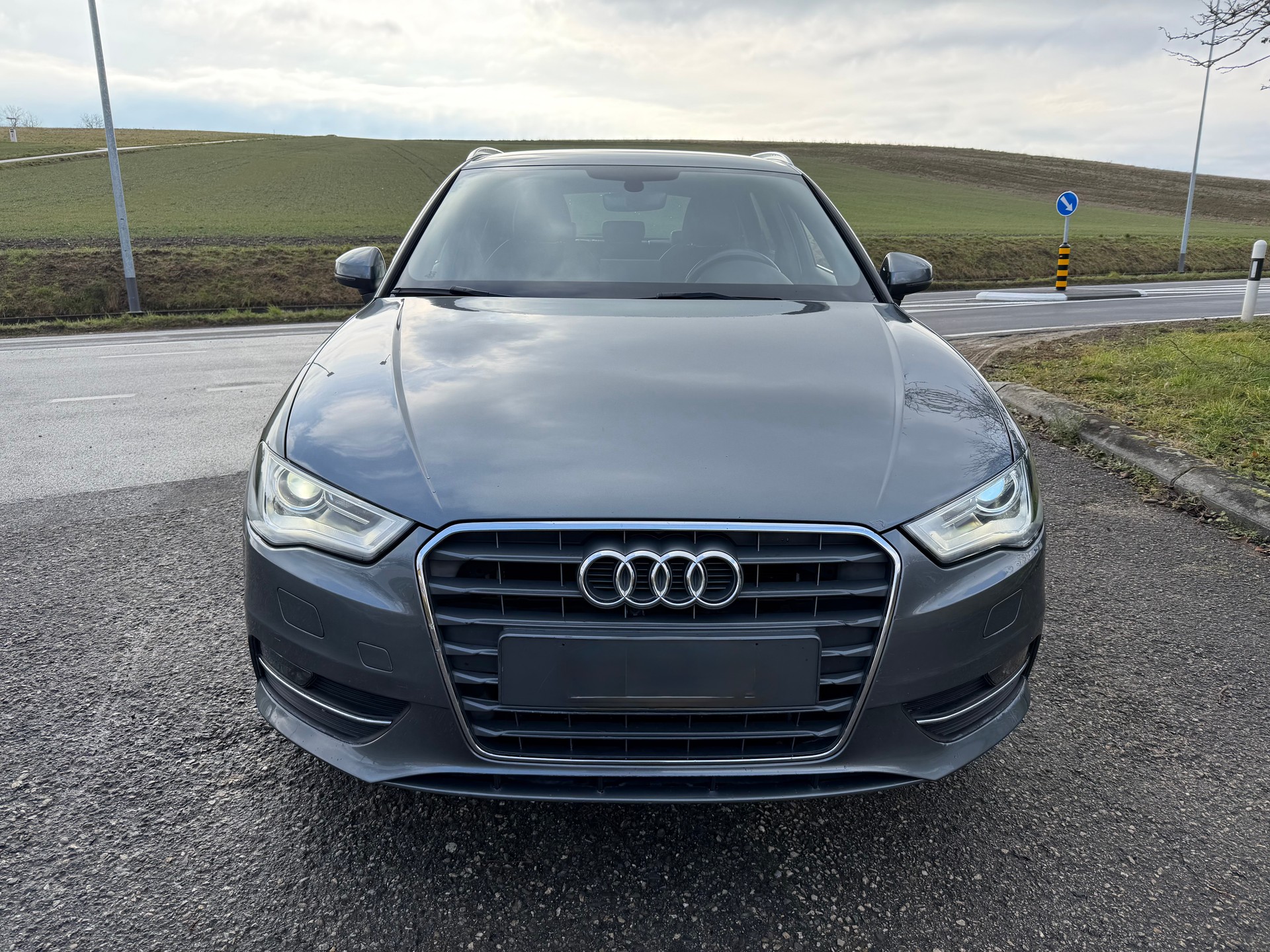 AUDI A3 1.4 TFSI Ambition S-tronic-image-1