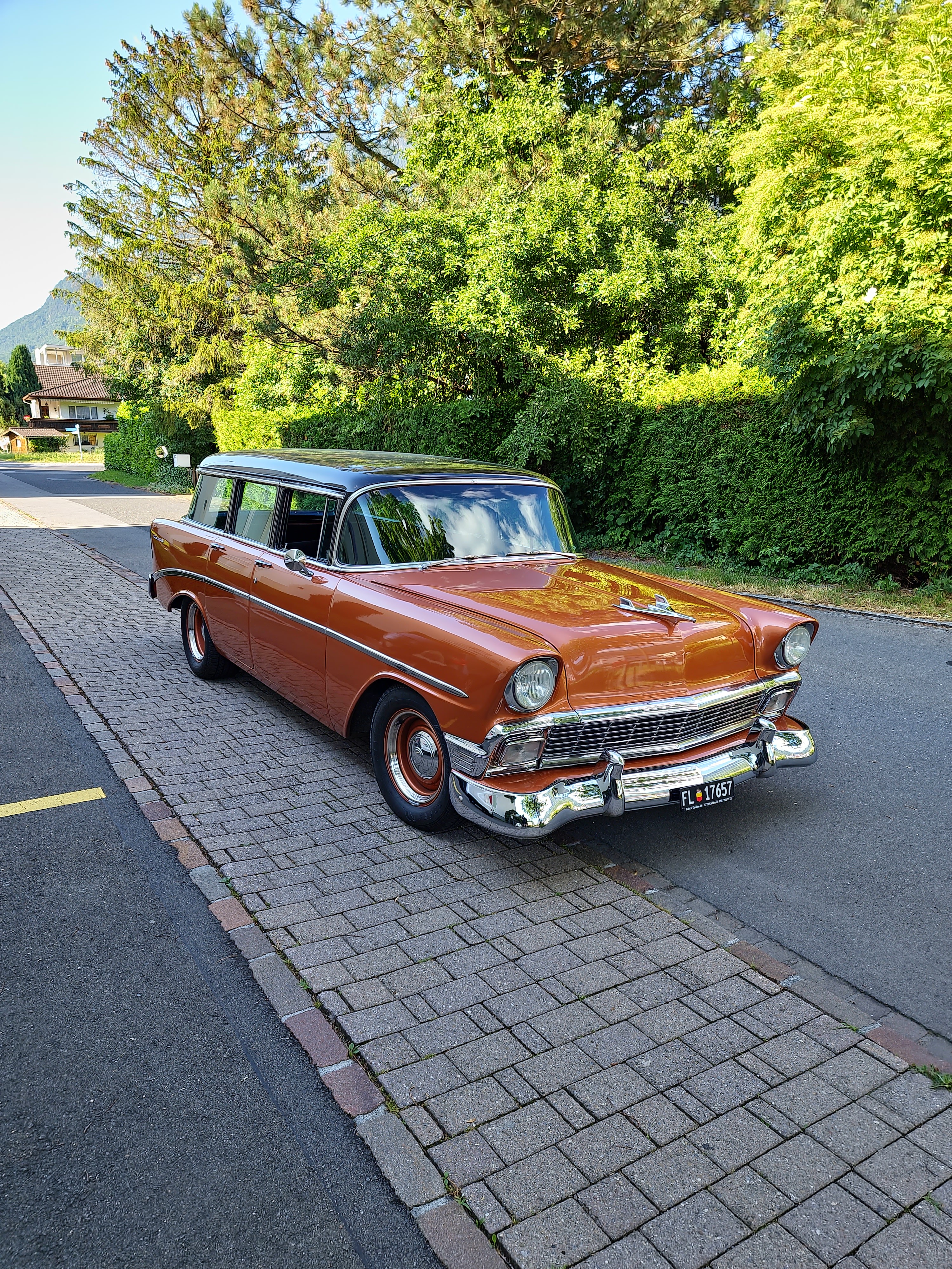 Car photo