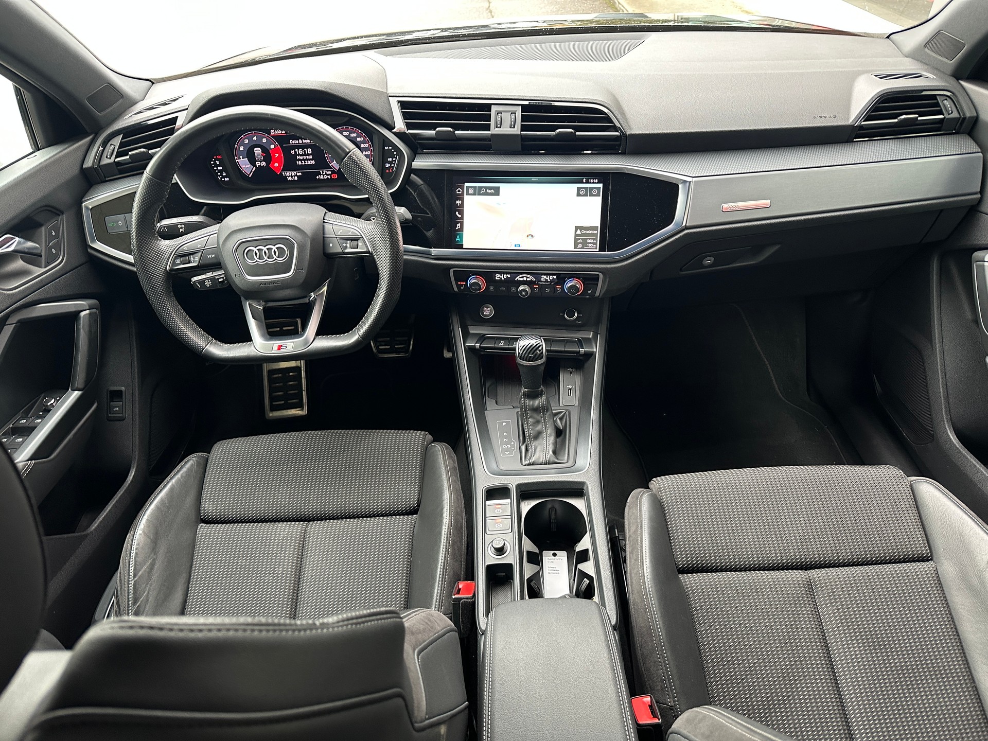 AUDI Q3 35 TFSI S line S-tronic-image-8
