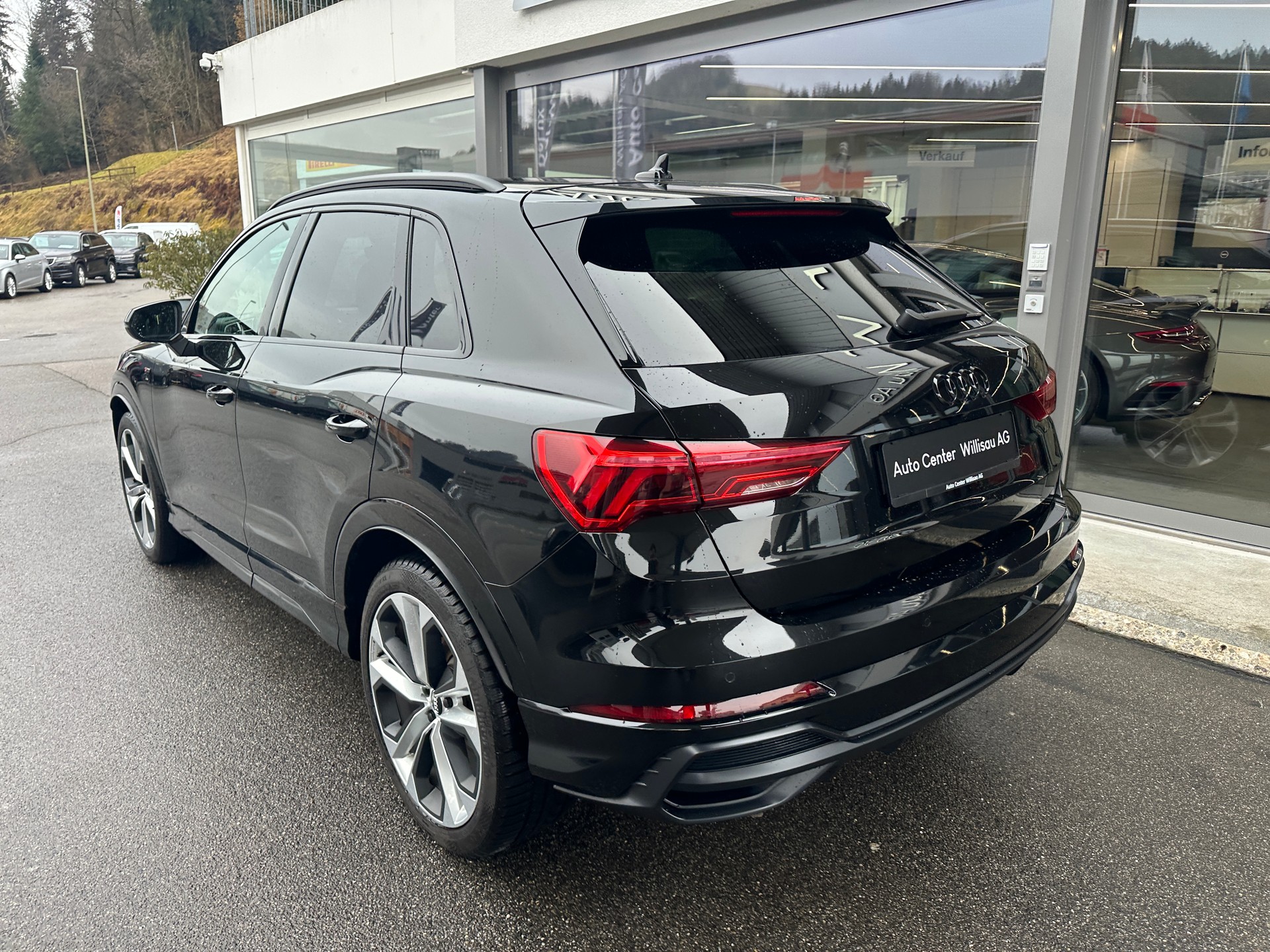 AUDI Q3 35 TFSI S line S-tronic-image-10