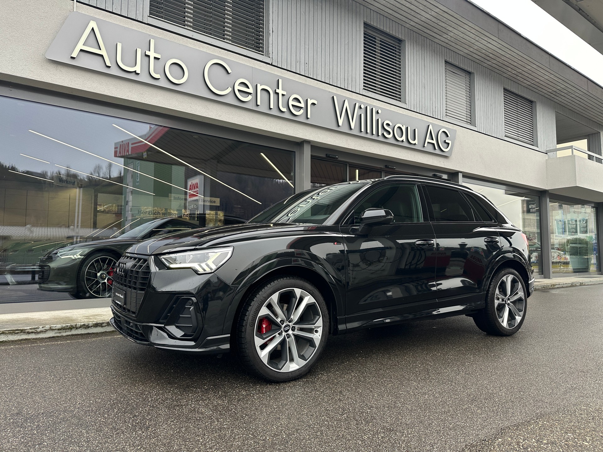 AUDI Q3 35 TFSI S line S-tronic-image-1