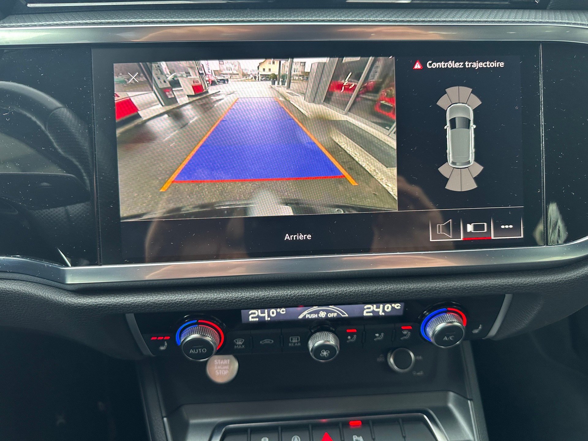 AUDI Q3 35 TFSI S line S-tronic-image-15