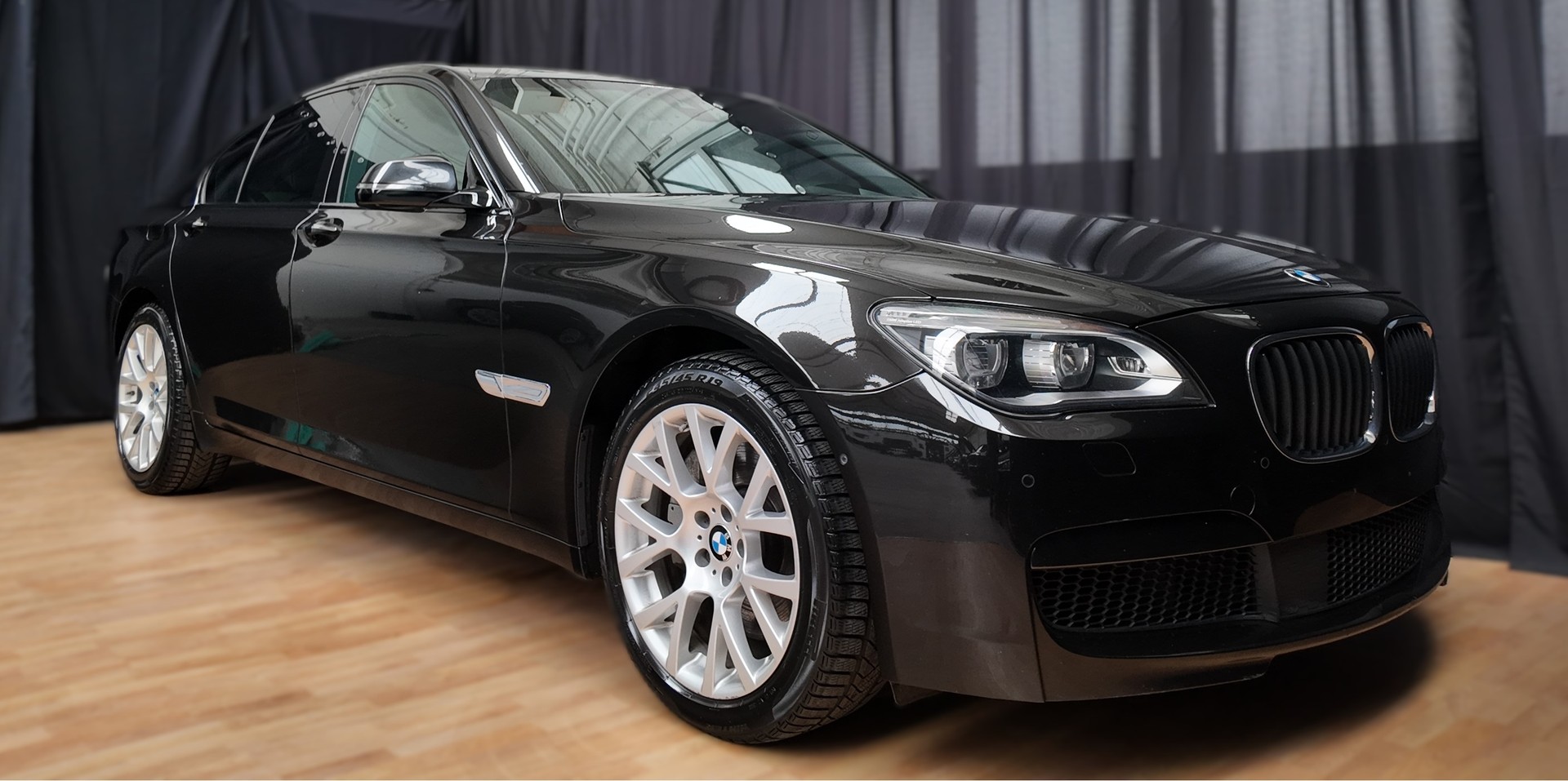 BMW 750i xDrive M-Sportpaket-image-11