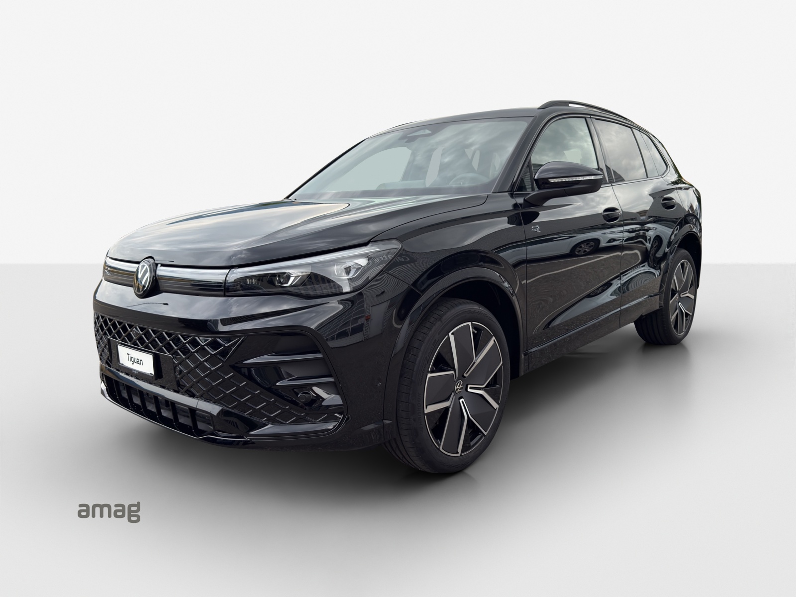 VW Tiguan 2.0 TDI SCR R-Line 4Motion DSG-image-0