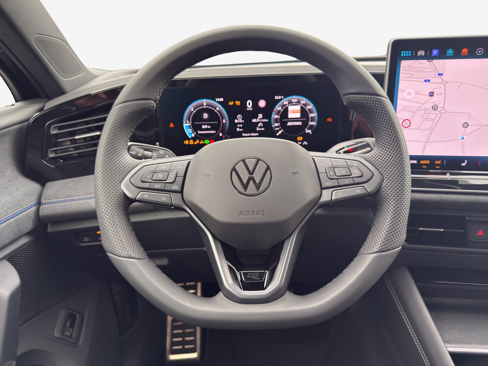 VW Tiguan 2.0 TDI SCR R-Line 4Motion DSG-image-9