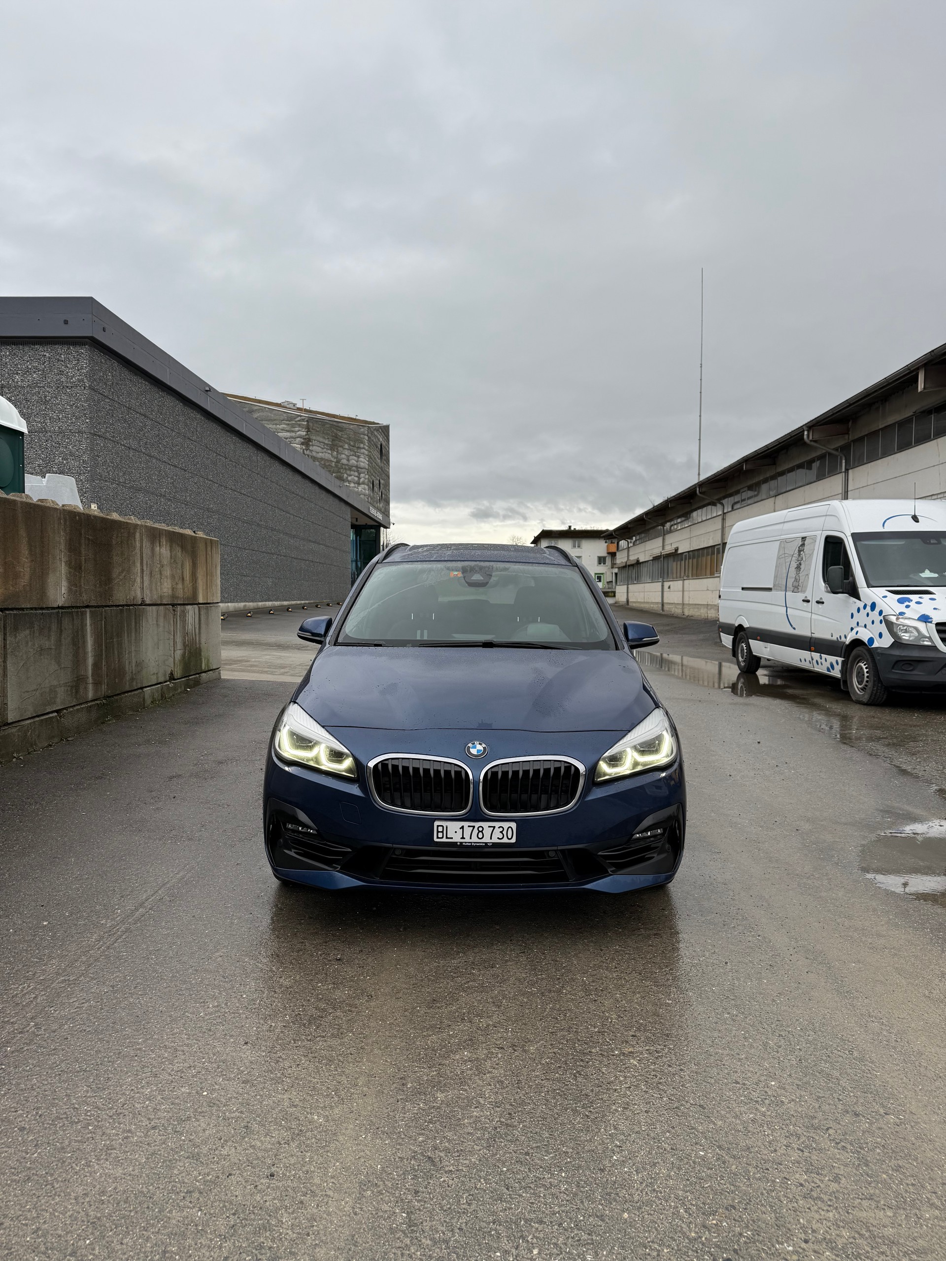 BMW 220i Gran Tourer Sport Line DKG-image-1