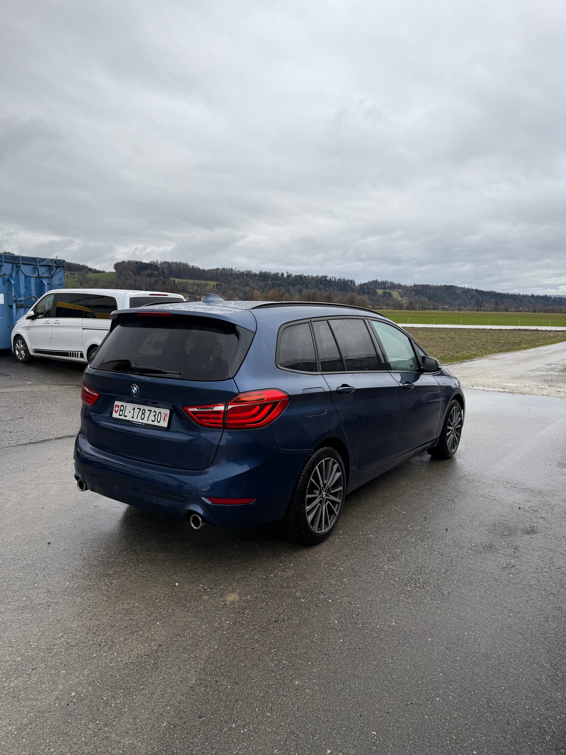 BMW 220i Gran Tourer Sport Line DKG-image-4