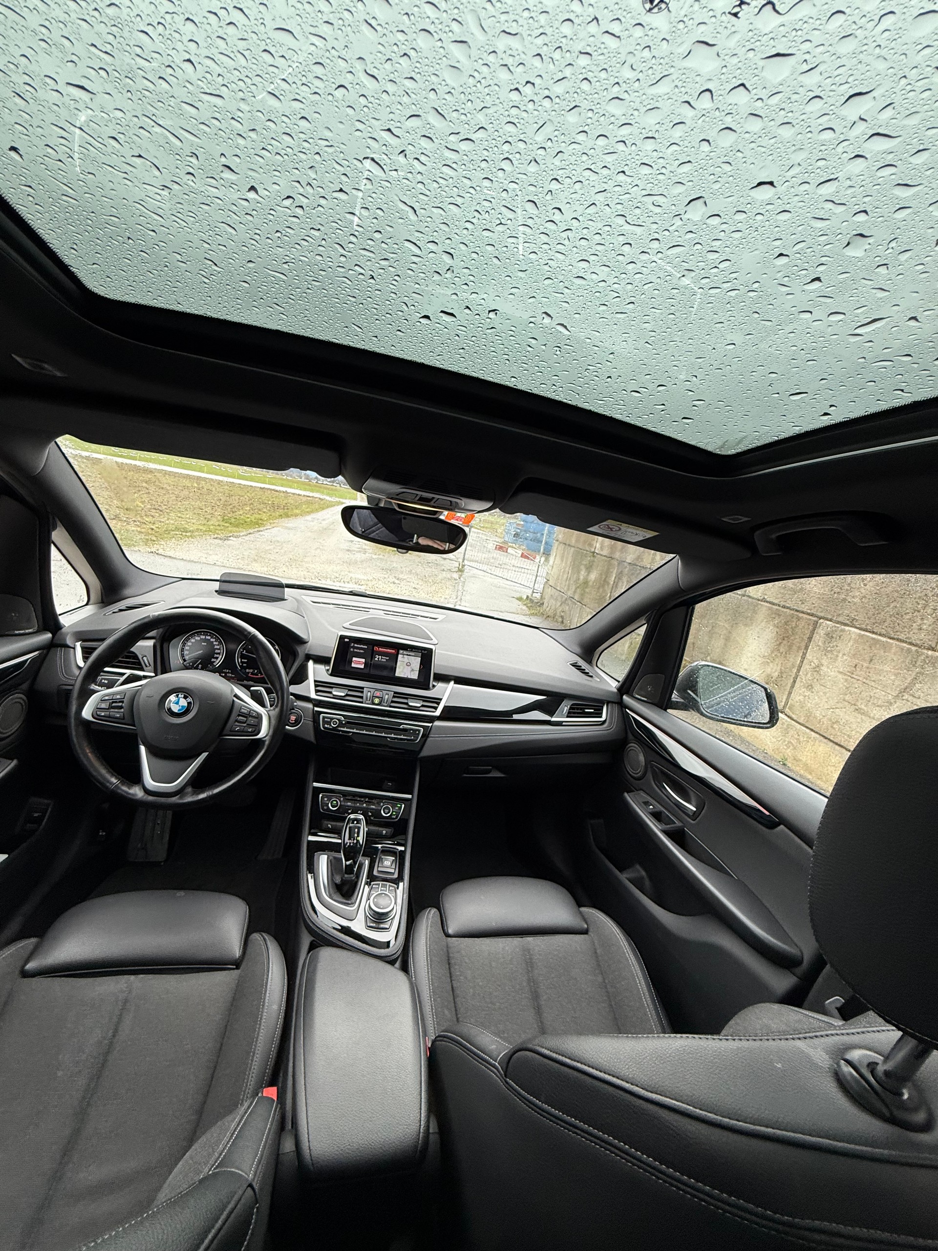 BMW 220i Gran Tourer Sport Line DKG-image-9