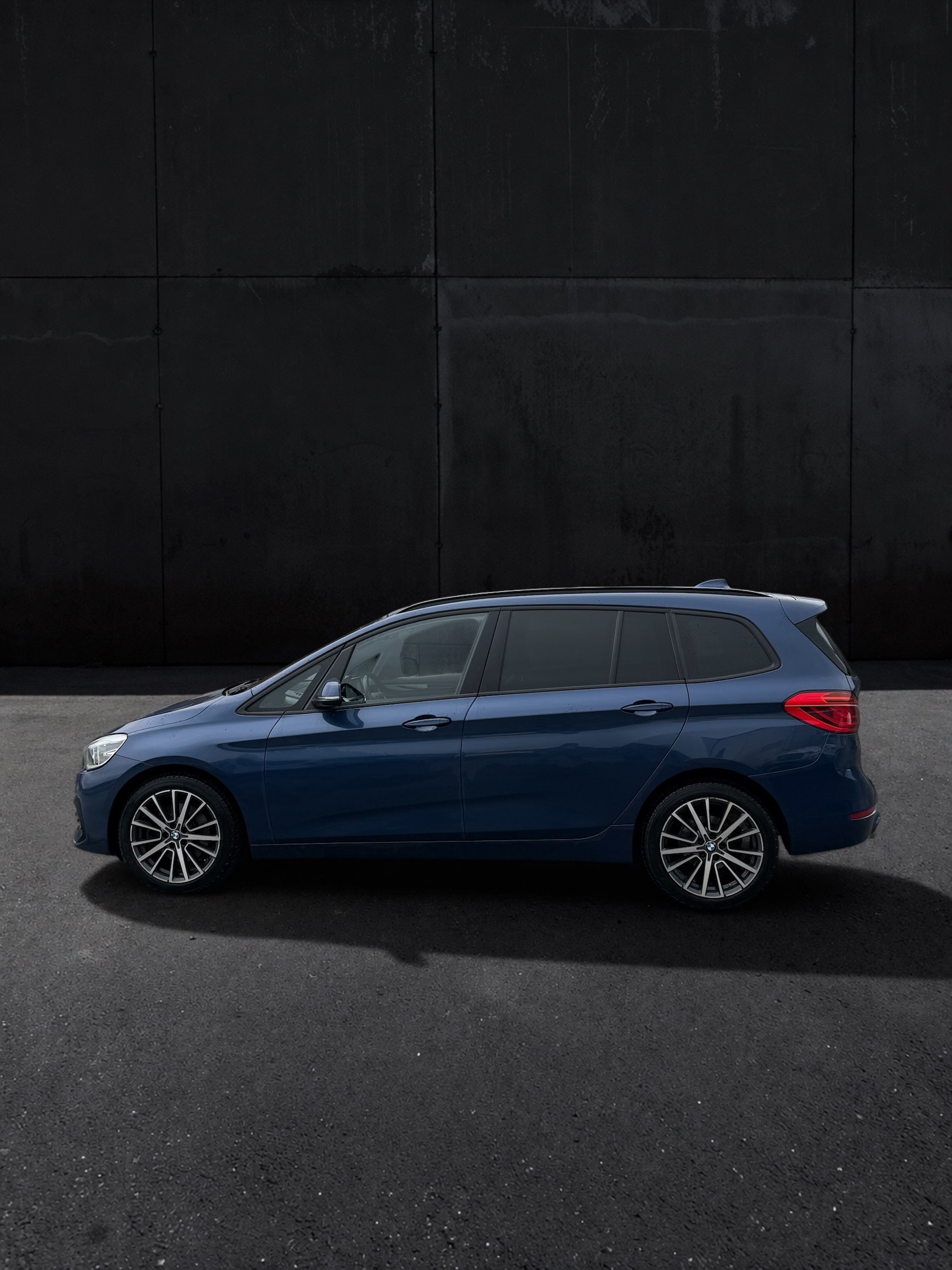 BMW 220i Gran Tourer Sport Line DKG-image-2