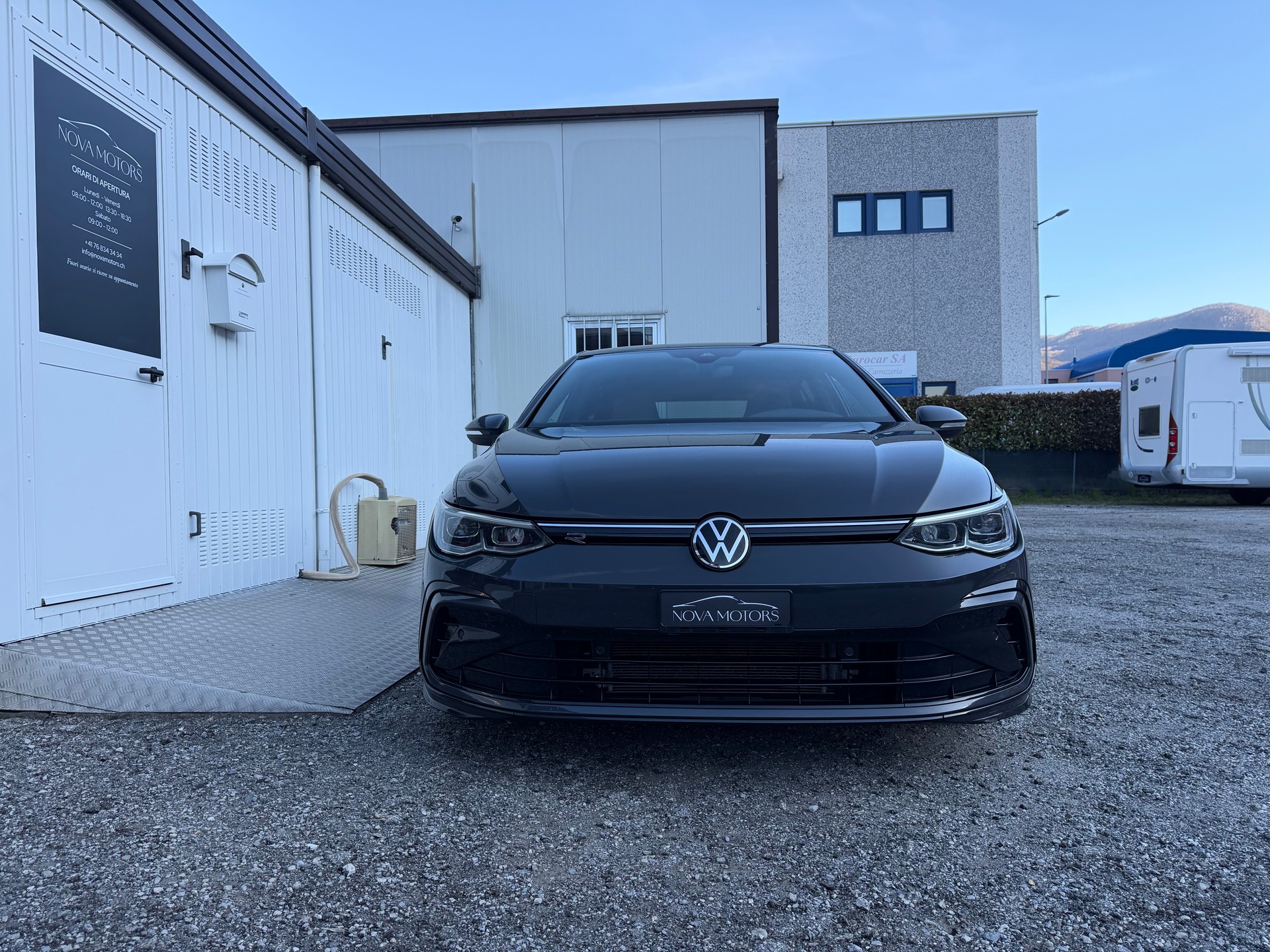 VW Golf 1.5 eTSI mHEV ACT R-Line DSG-image-2