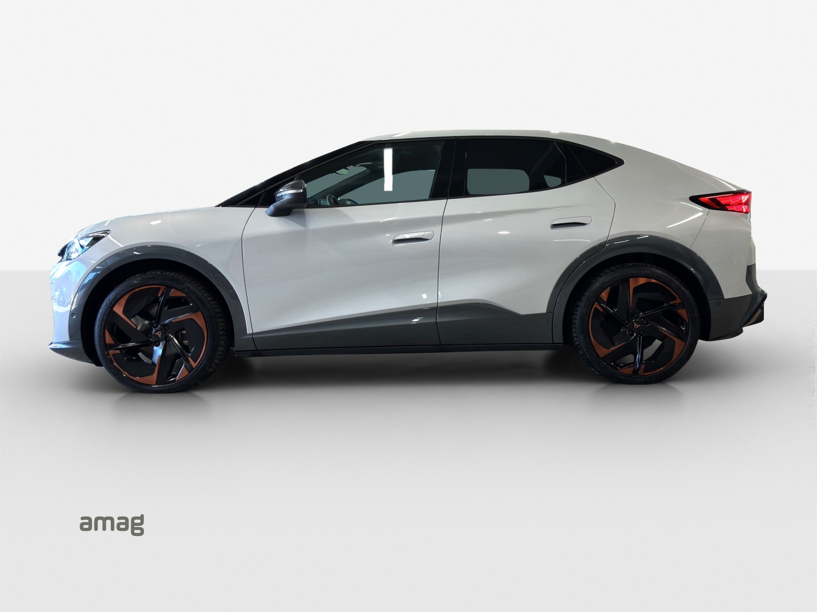 CUPRA Tavascan Type 9 77 kWh Adrenaline-image-1