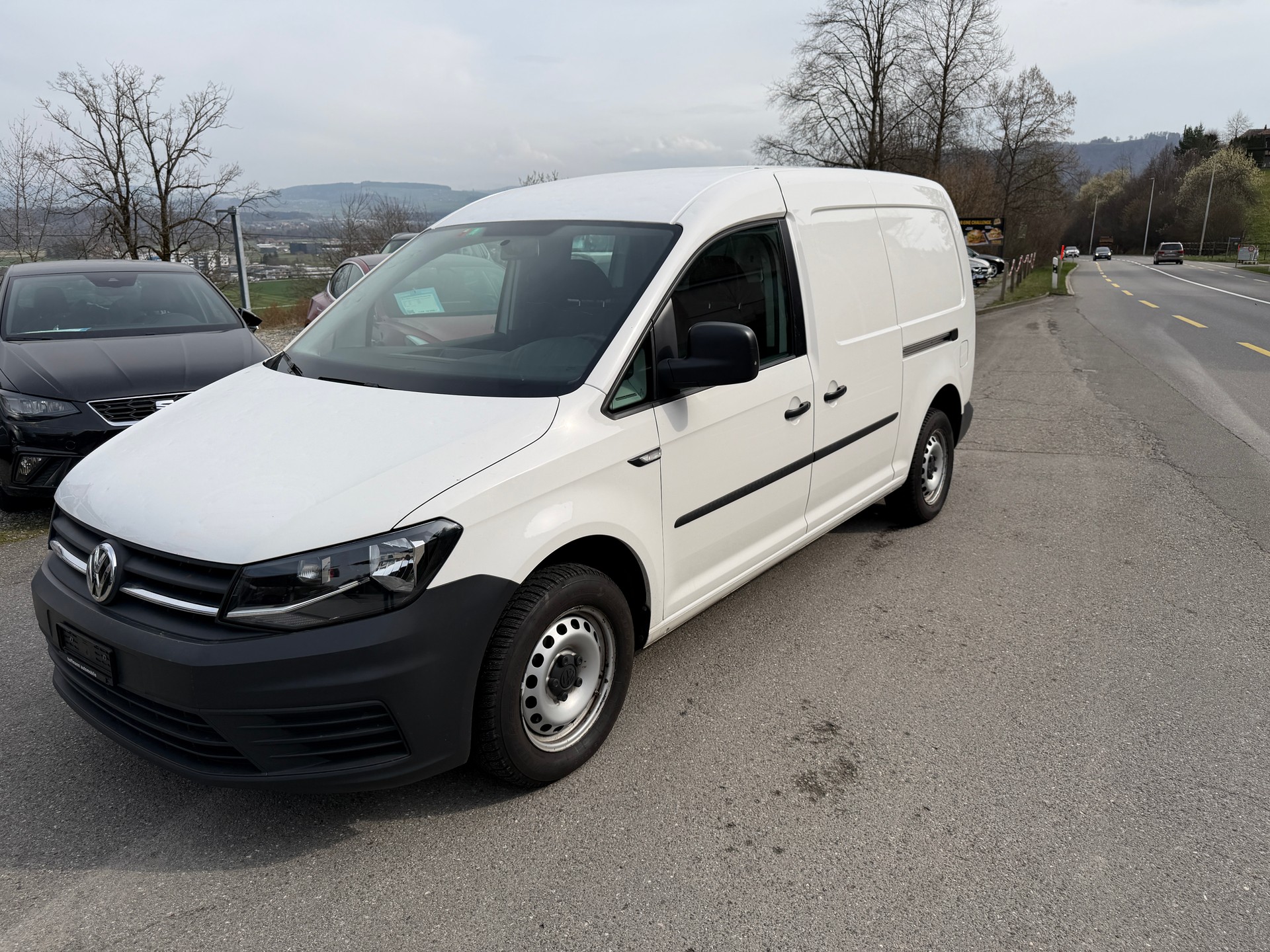 VW Caddy Maxi 2.0TDI Entry BlueMotion Technology-image-2