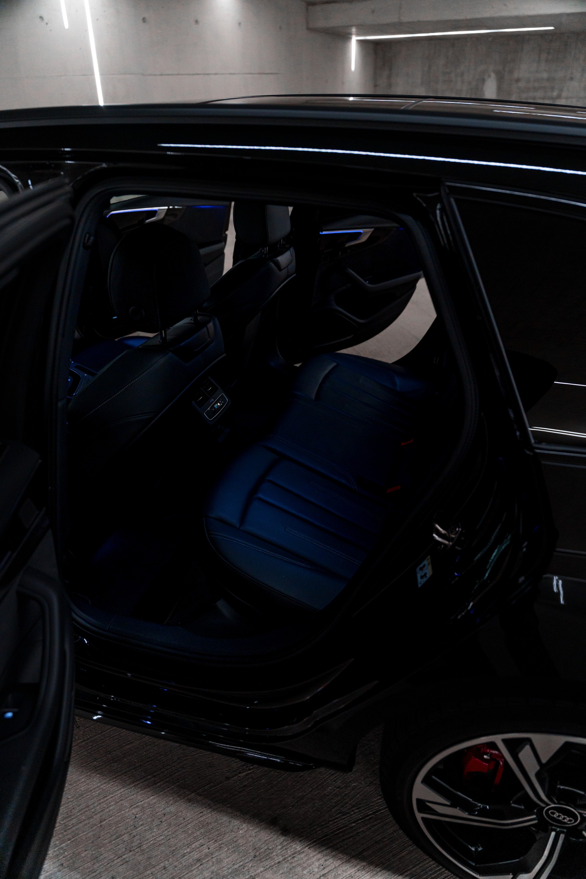 AUDI A4 Avant 45 TFSI S line S-tronic quattro-image-12