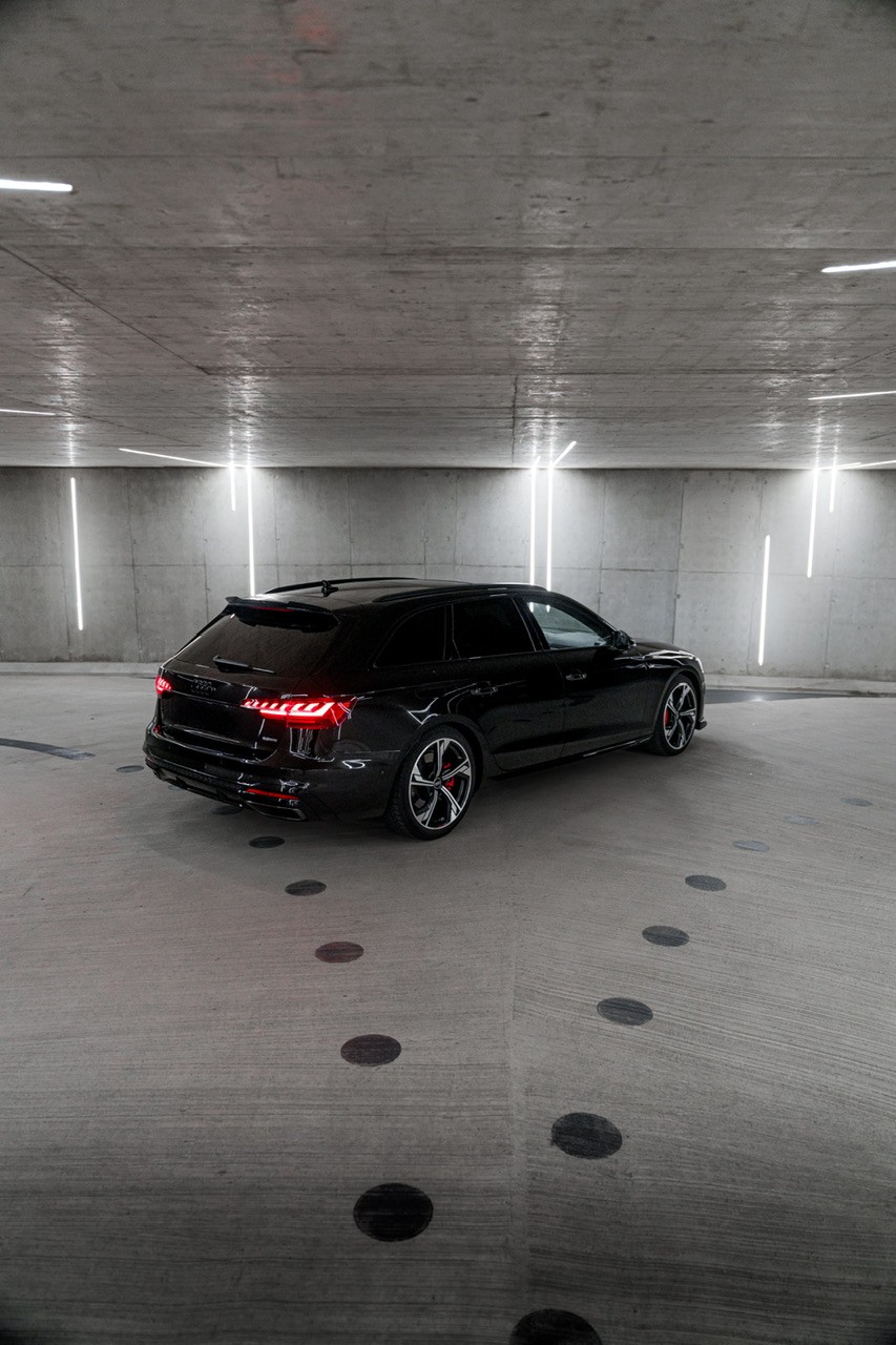 AUDI A4 Avant 45 TFSI S line S-tronic quattro-image-2