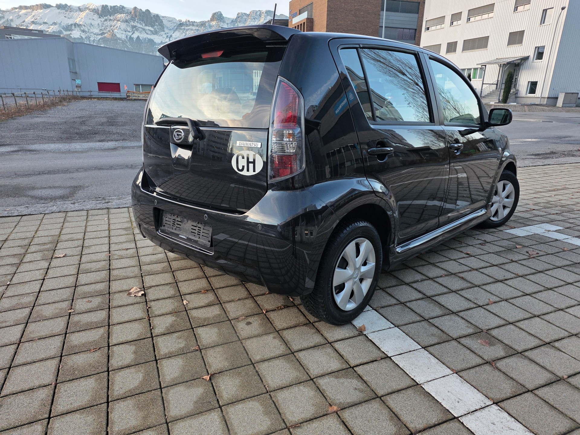 DAIHATSU Sirion 1.3 S eco-4WD Automatic-image-1