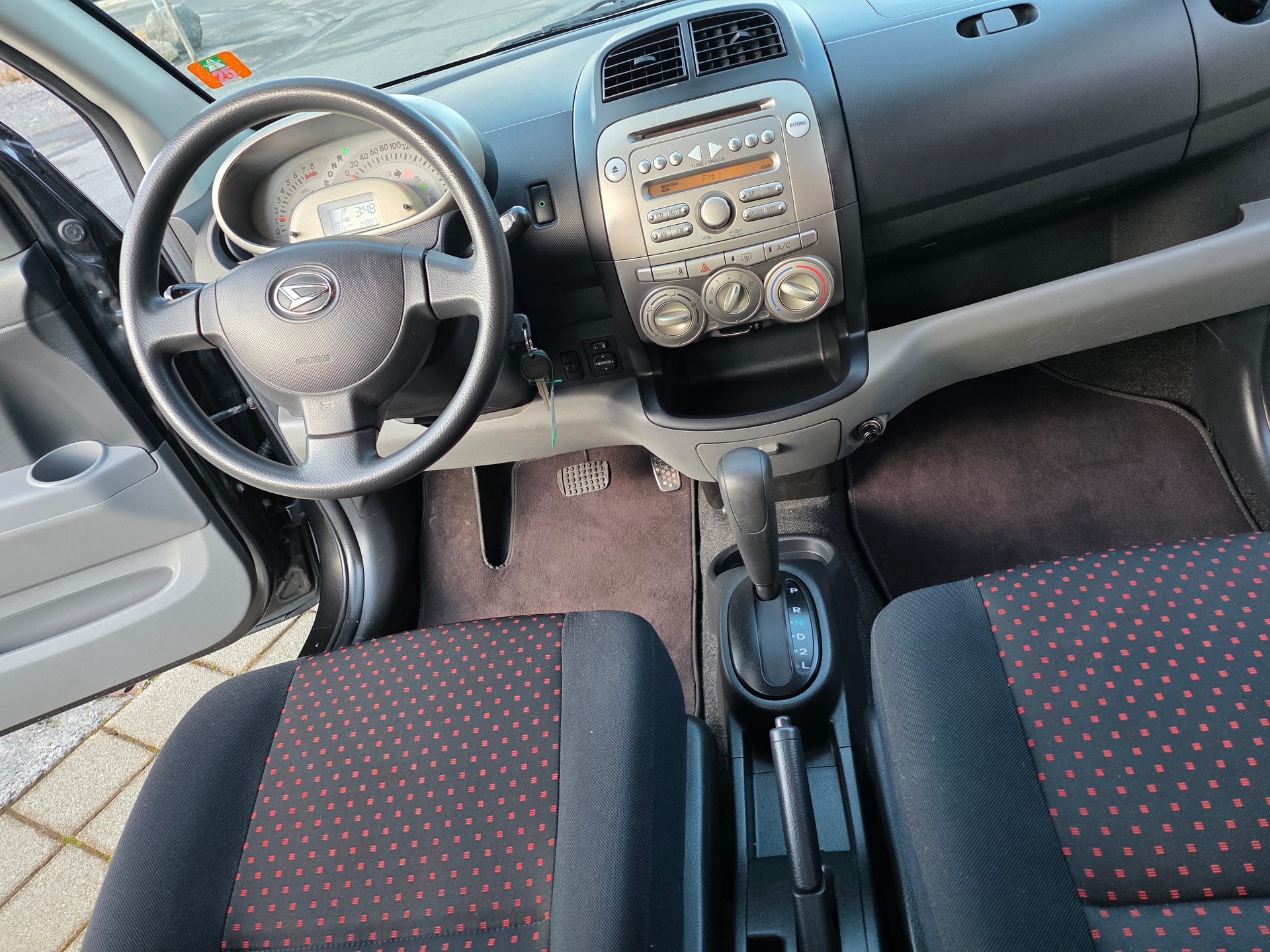 DAIHATSU Sirion 1.3 S eco-4WD Automatic-image-12