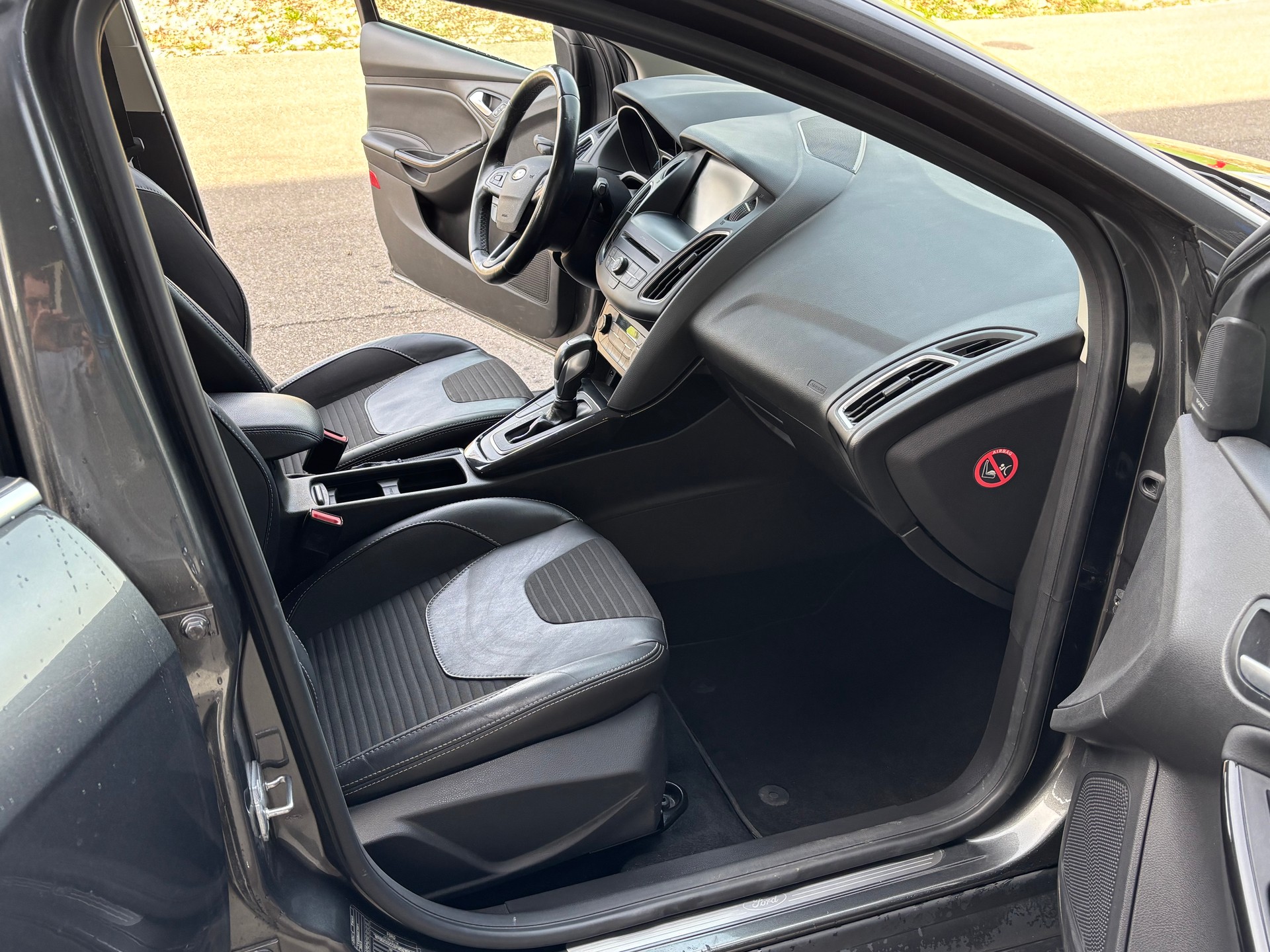FORD Focus 1.5 SCTi Titanium X Automatic-image-6