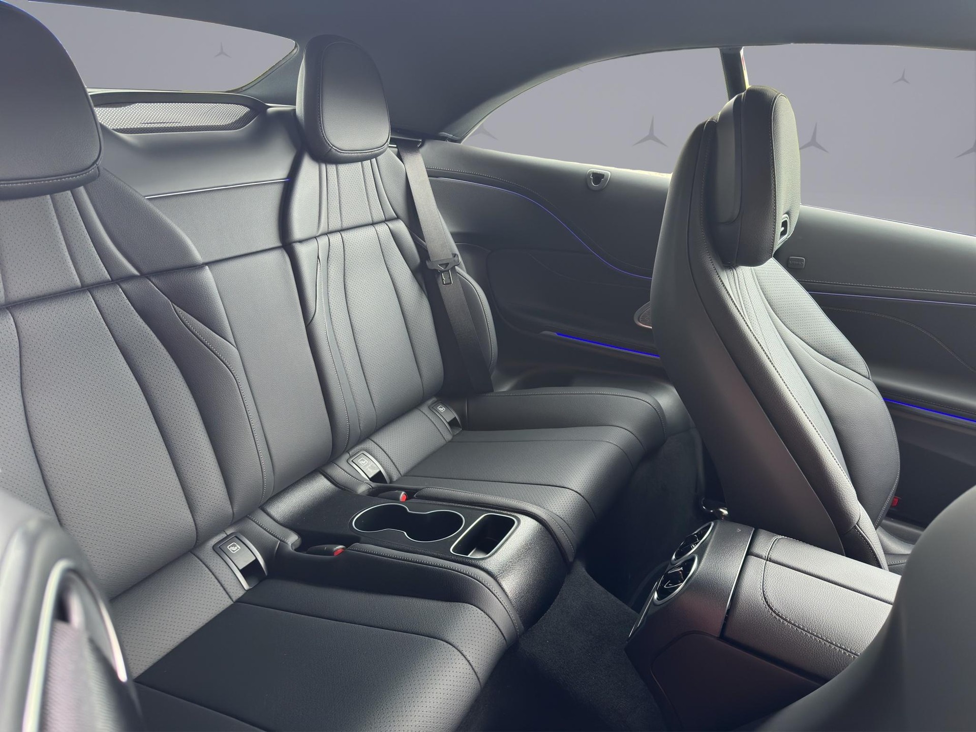 MERCEDES-BENZ CLE 200 AMG Line 4matic Cabriolet-image-15