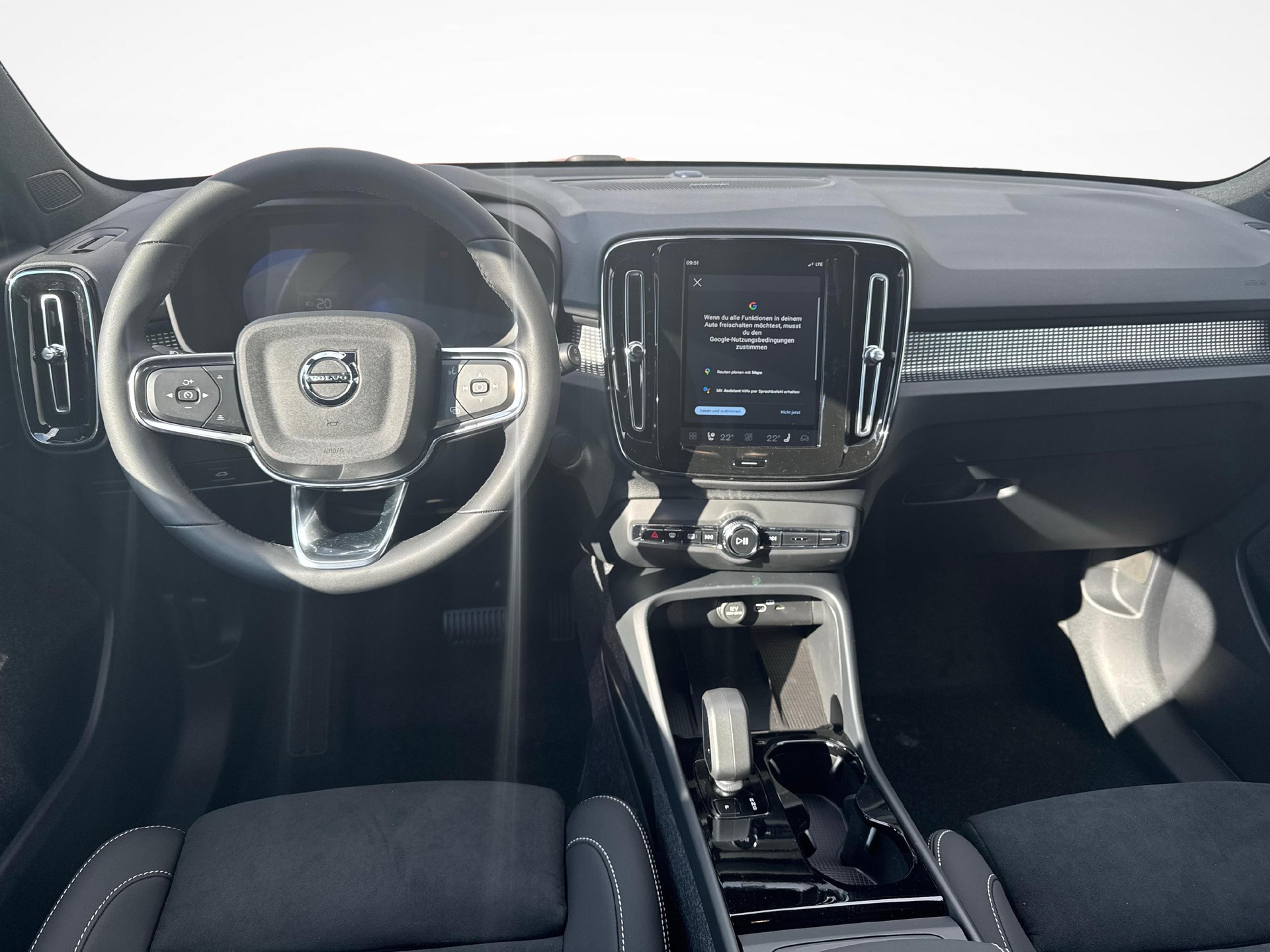 VOLVO EX40 Twin XCENTRIC Edition AWD-image-8