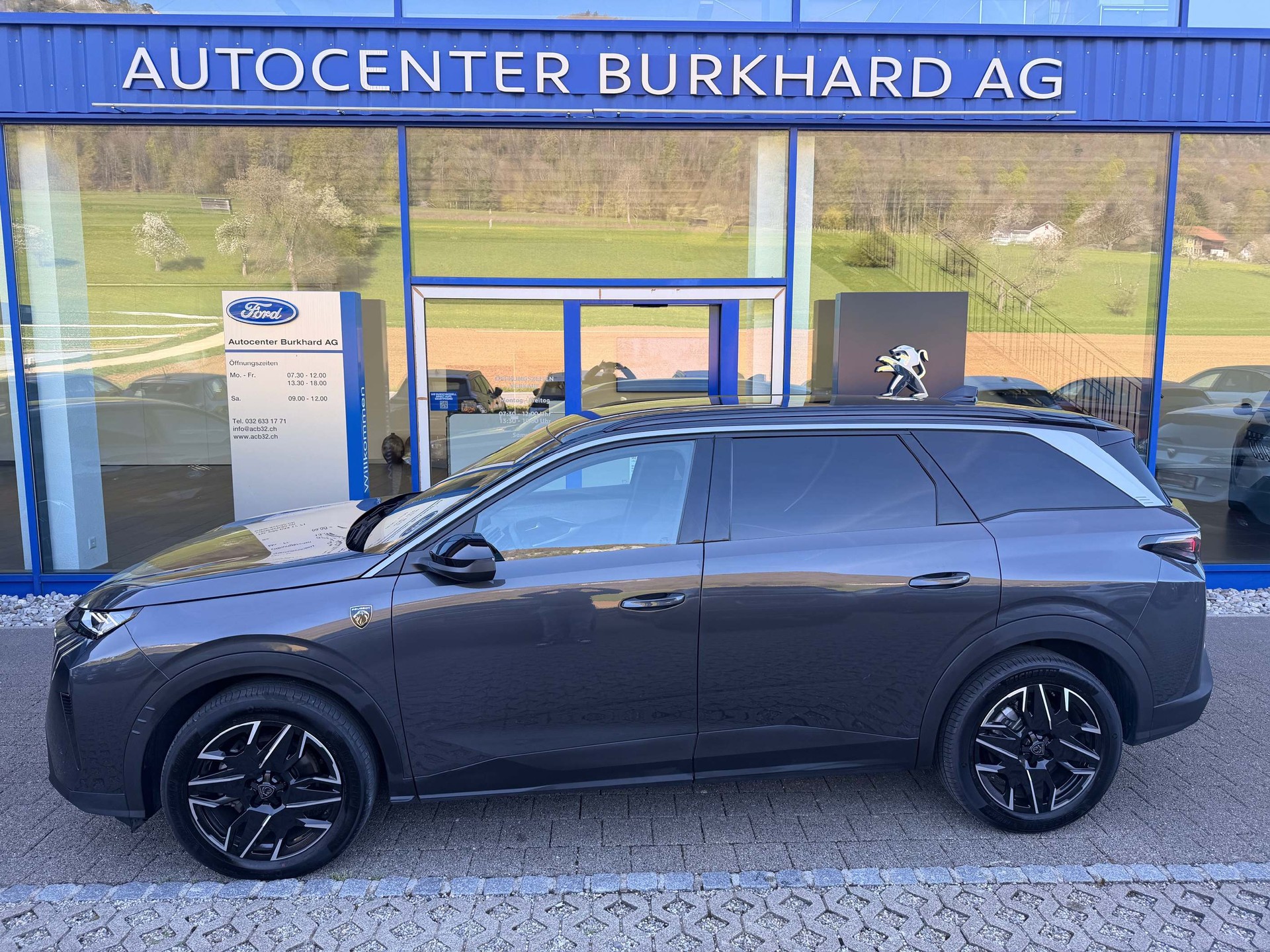 PEUGEOT 5008 1.2 Hybrid GT *5 Jahre Werksgarrantie*-image-0