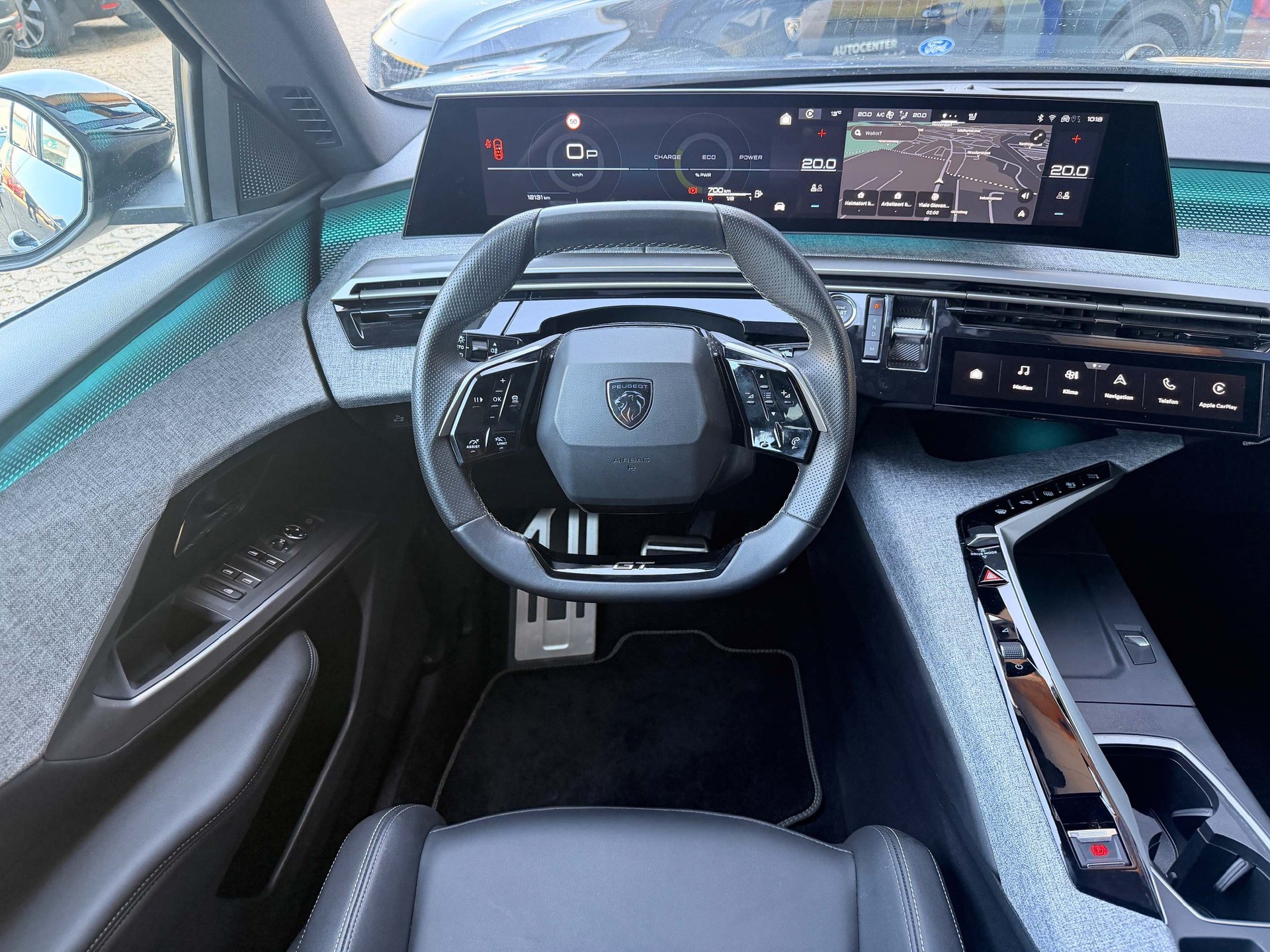 PEUGEOT 5008 1.2 Hybrid GT *5 Jahre Werksgarrantie*-image-12
