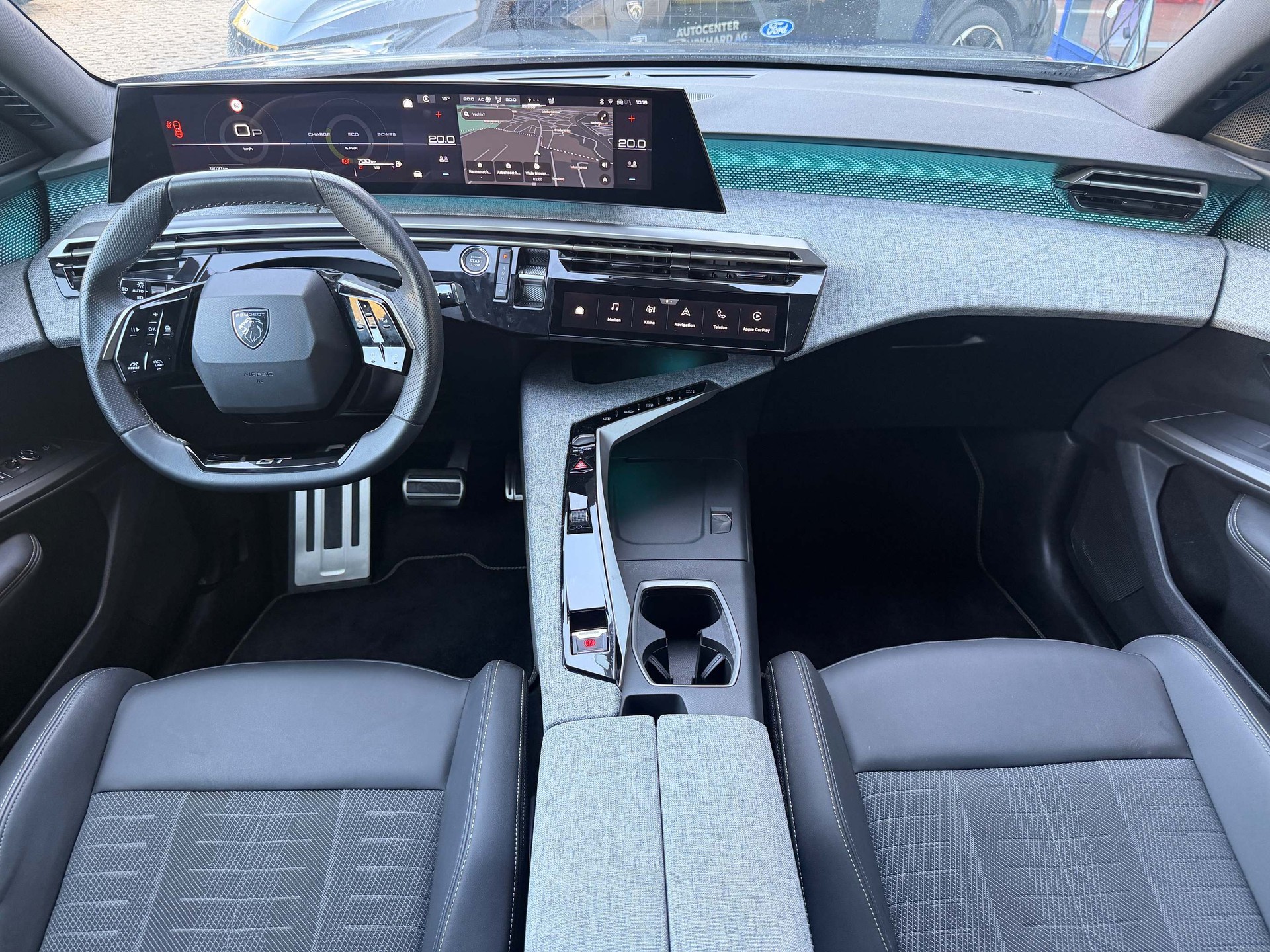 PEUGEOT 5008 1.2 Hybrid GT *5 Jahre Werksgarrantie*-image-11