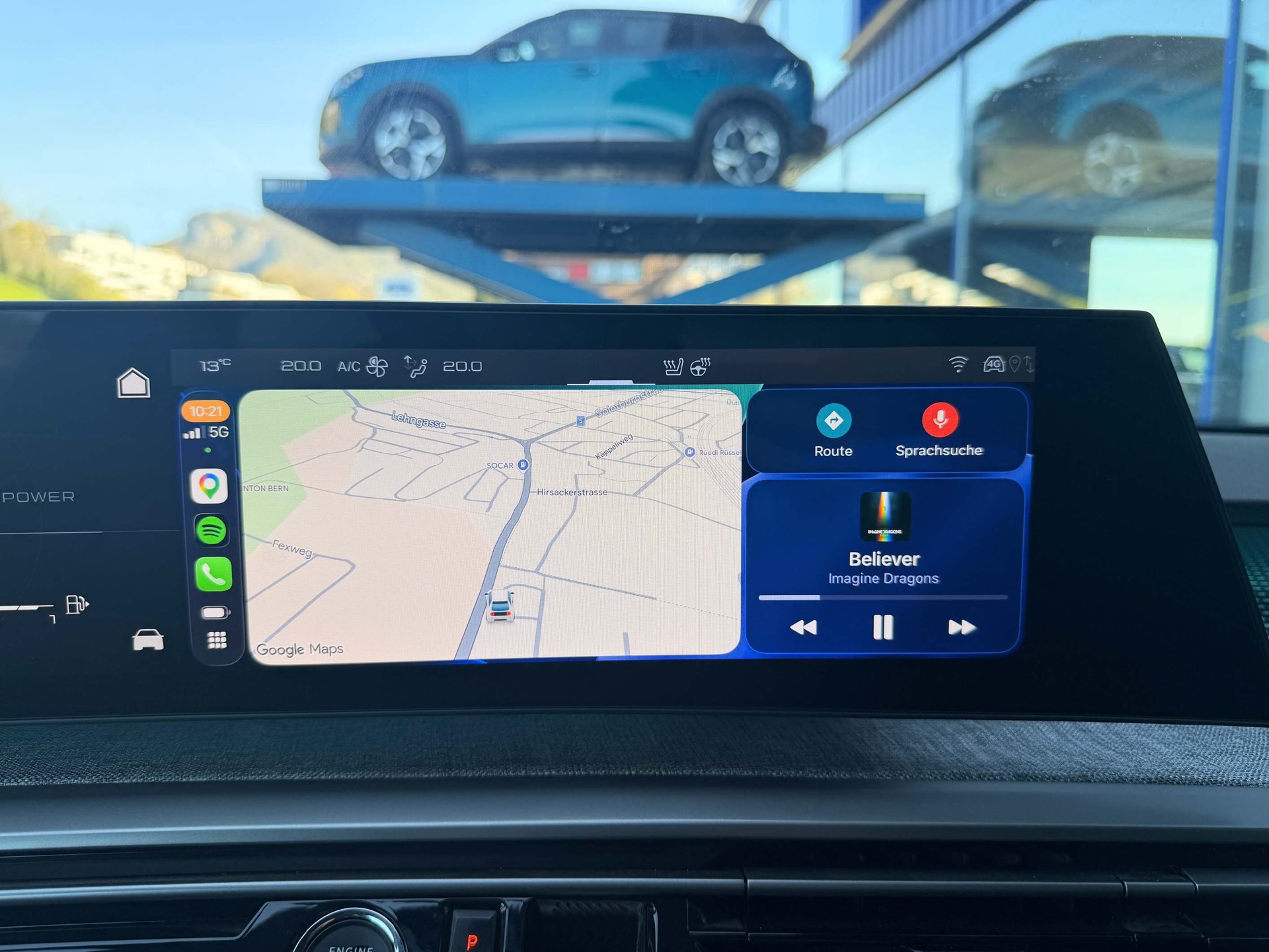 PEUGEOT 5008 1.2 Hybrid GT *5 Jahre Werksgarrantie*-image-17