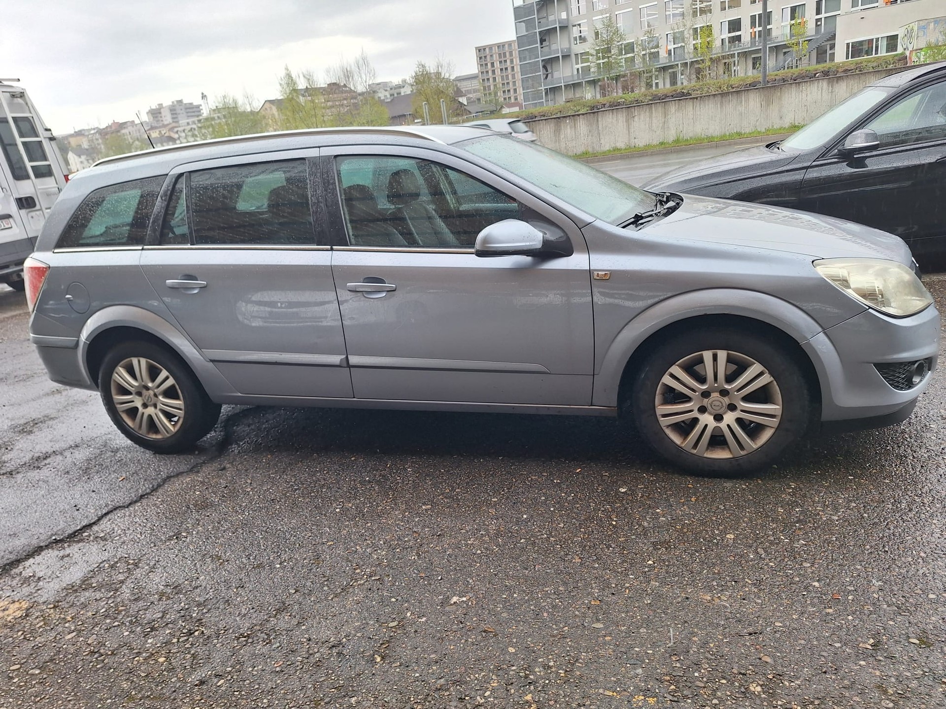 OPEL Astra Caravan 1.9 CDTi Enjoy-image-1