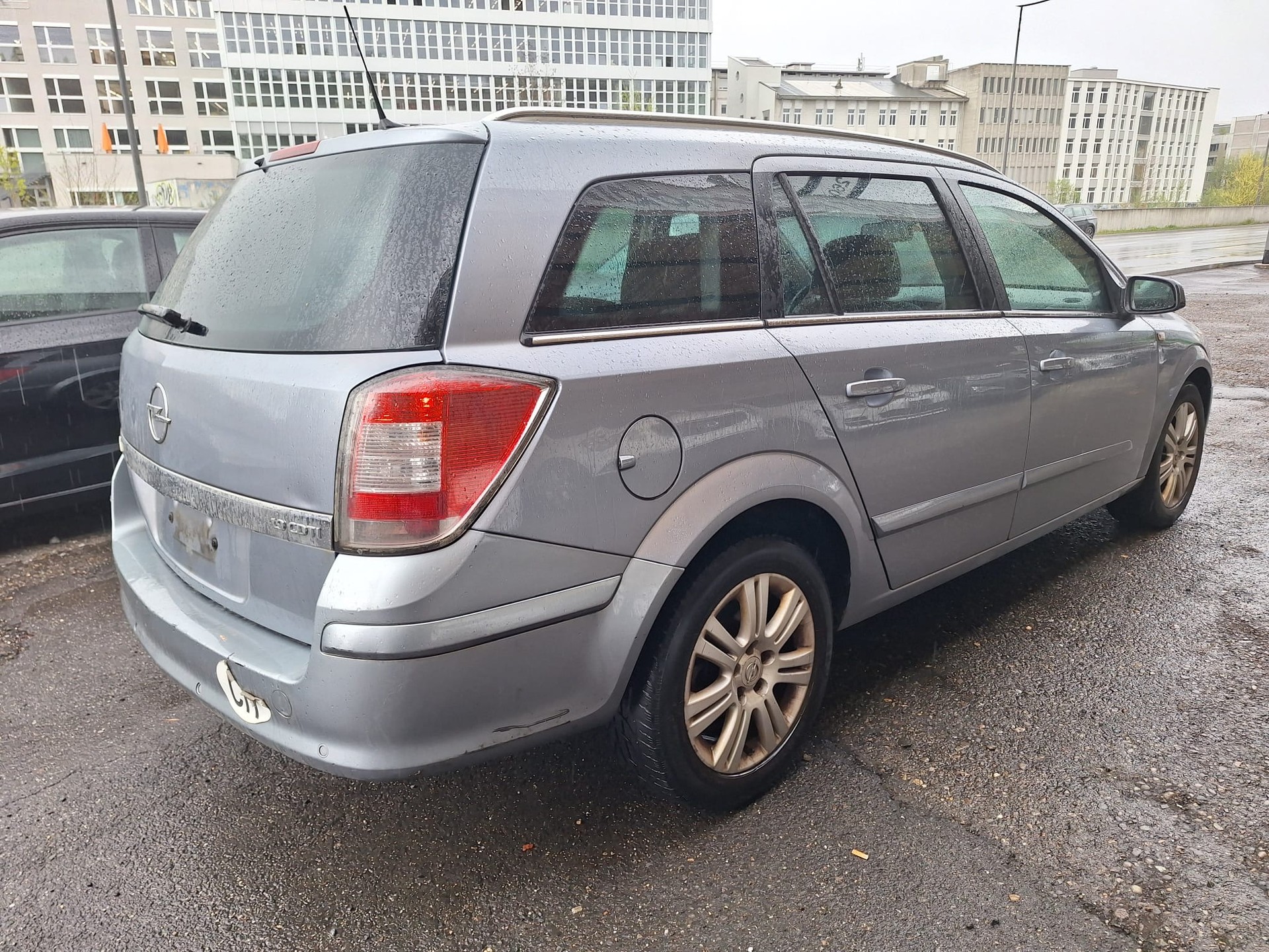 OPEL Astra Caravan 1.9 CDTi Enjoy-image-4