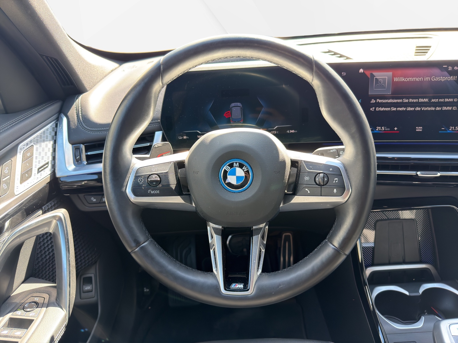 BMW iX1 xDrive 30 M Sport-image-14