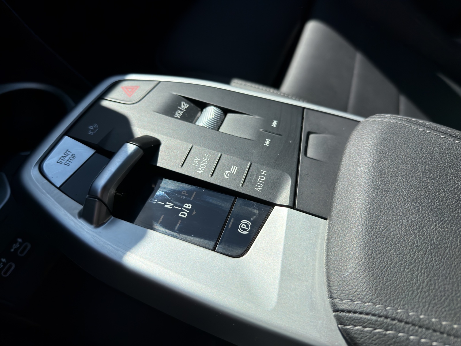 BMW iX1 xDrive 30 M Sport-image-21
