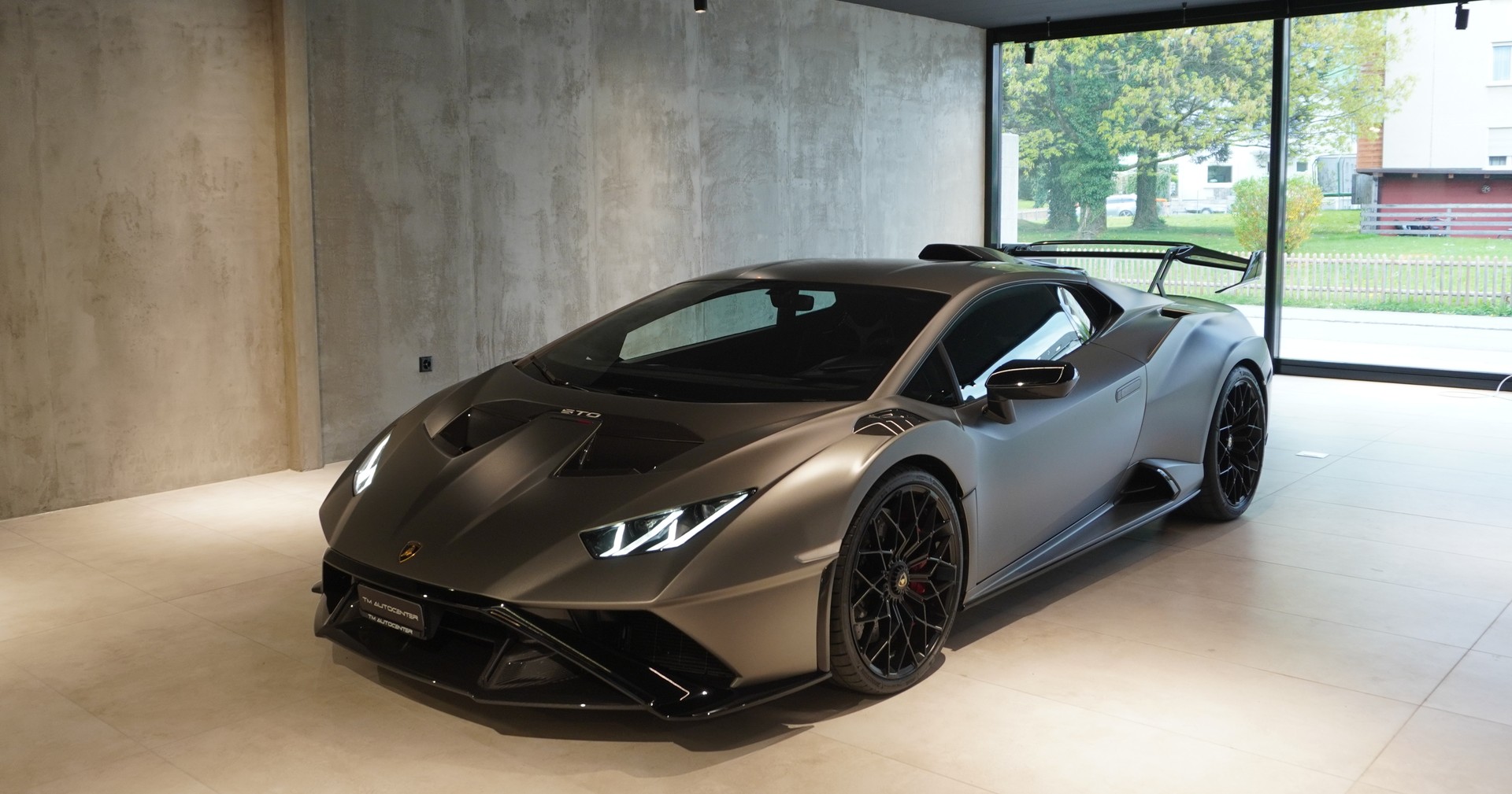 LAMBORGHINI Huracan STO Coupé DCT RWD-image-0