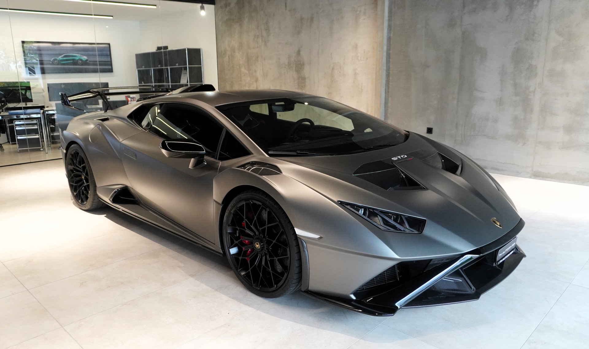 LAMBORGHINI Huracan STO Coupé DCT RWD-image-1